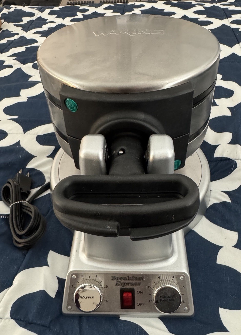 WARING PRO Professional Breakfast Express Waffle & Omelet Pancake Maker WMR300