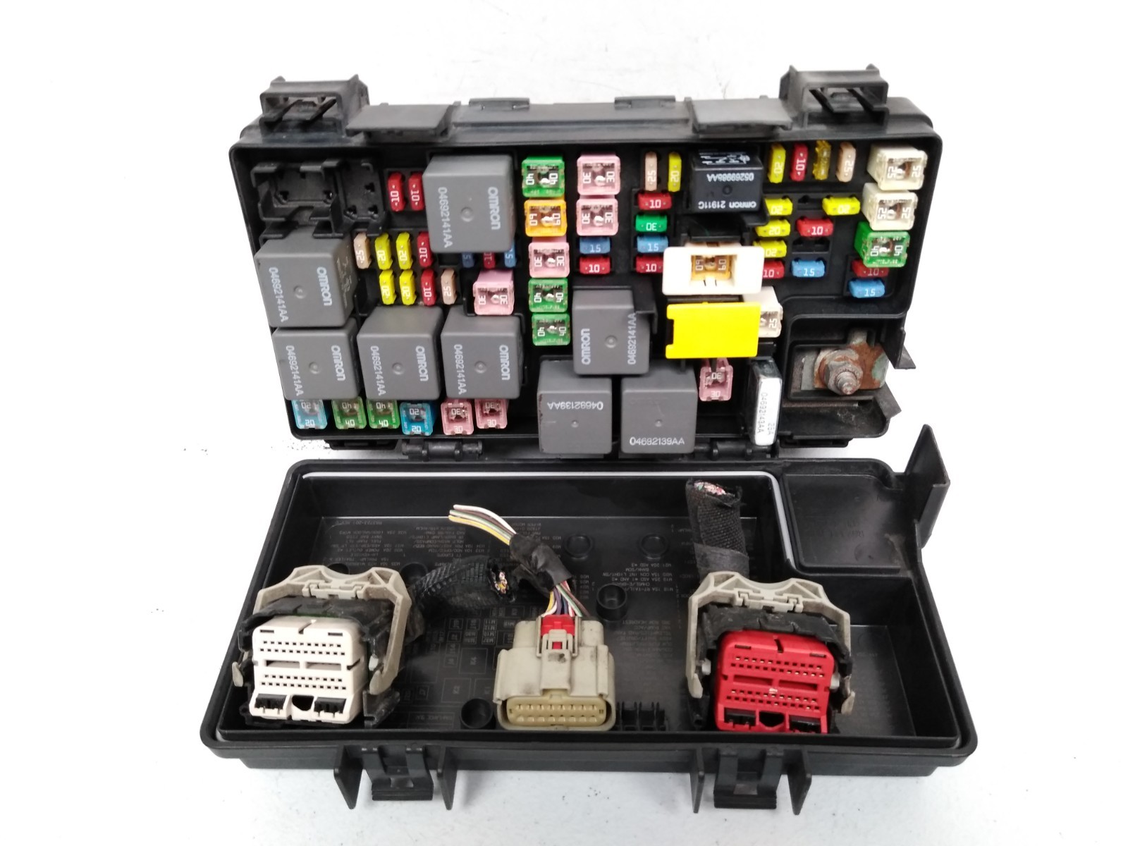 04692305AF Dodge 2010 Grand Caravan Fuse Box Journey T&C Routan TIPM Engine B2