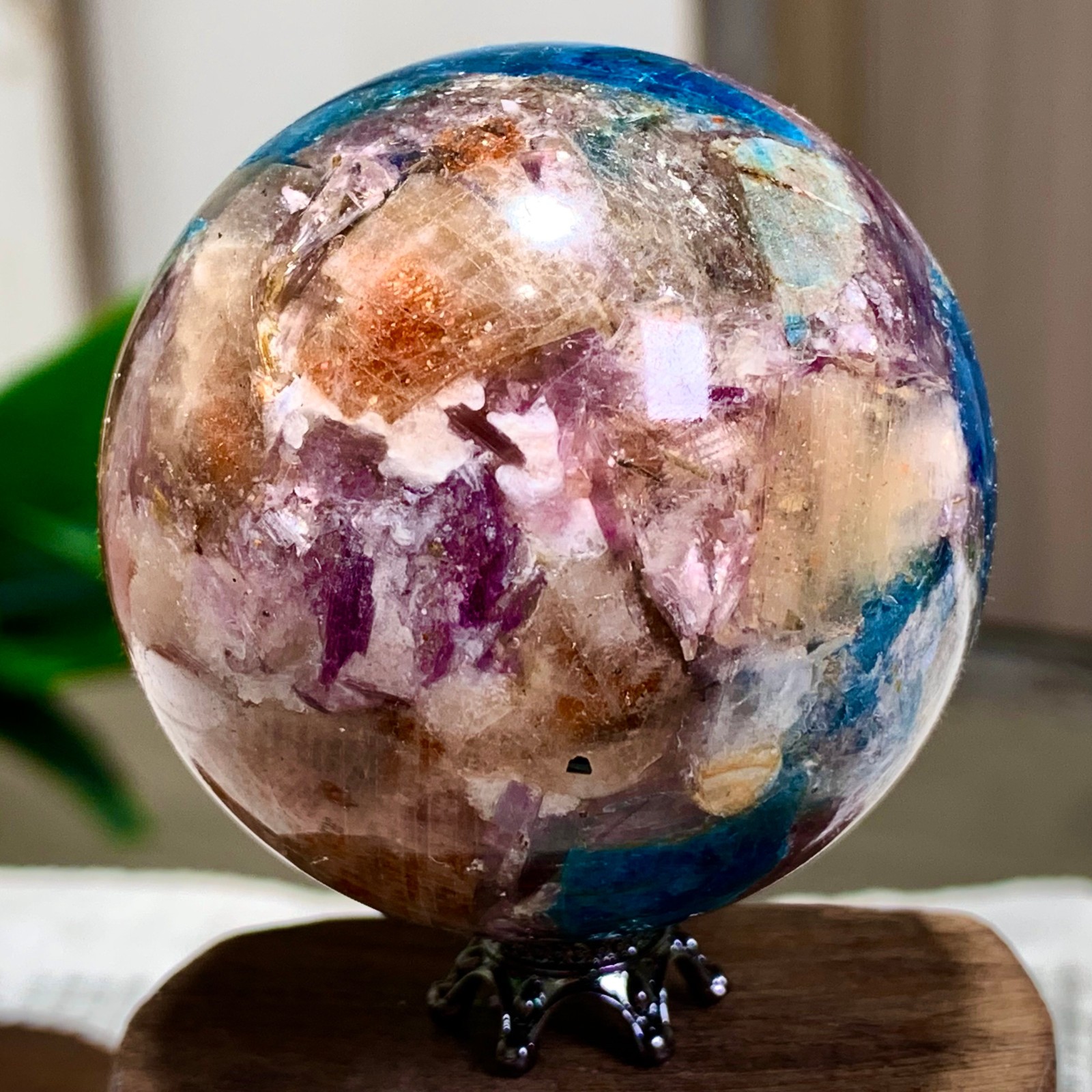180G Natural Blue Aptite +Sun Stone purple lepidolite Sphere mineral sample