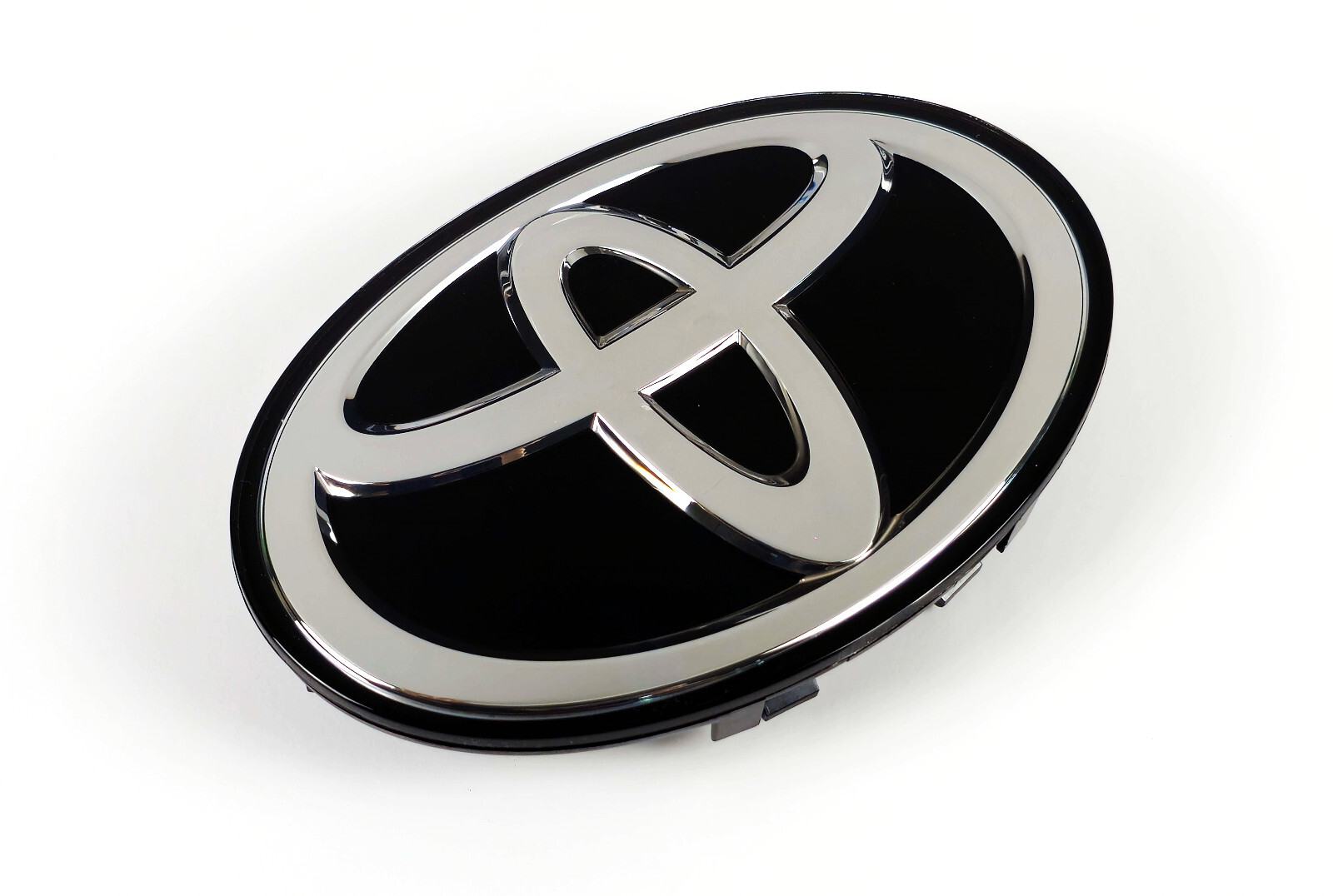 Toyota Tacoma 2018-2019 Front Grill Radar Emblem 53141-71010: Fits Tundra 18-19