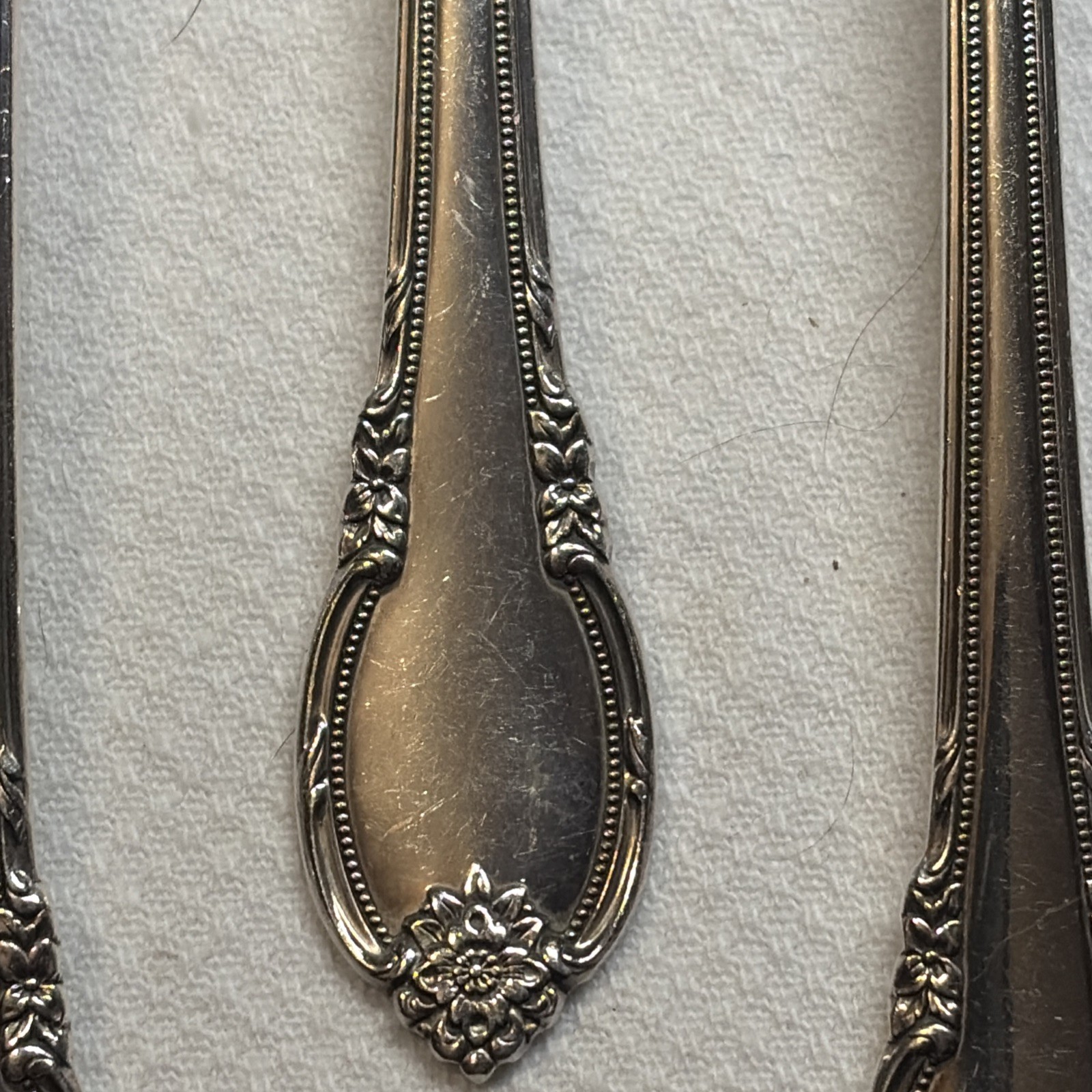 4-International Silver 1847 Rogers REMEMBRANCE DINNER FORKS 7 1/2"