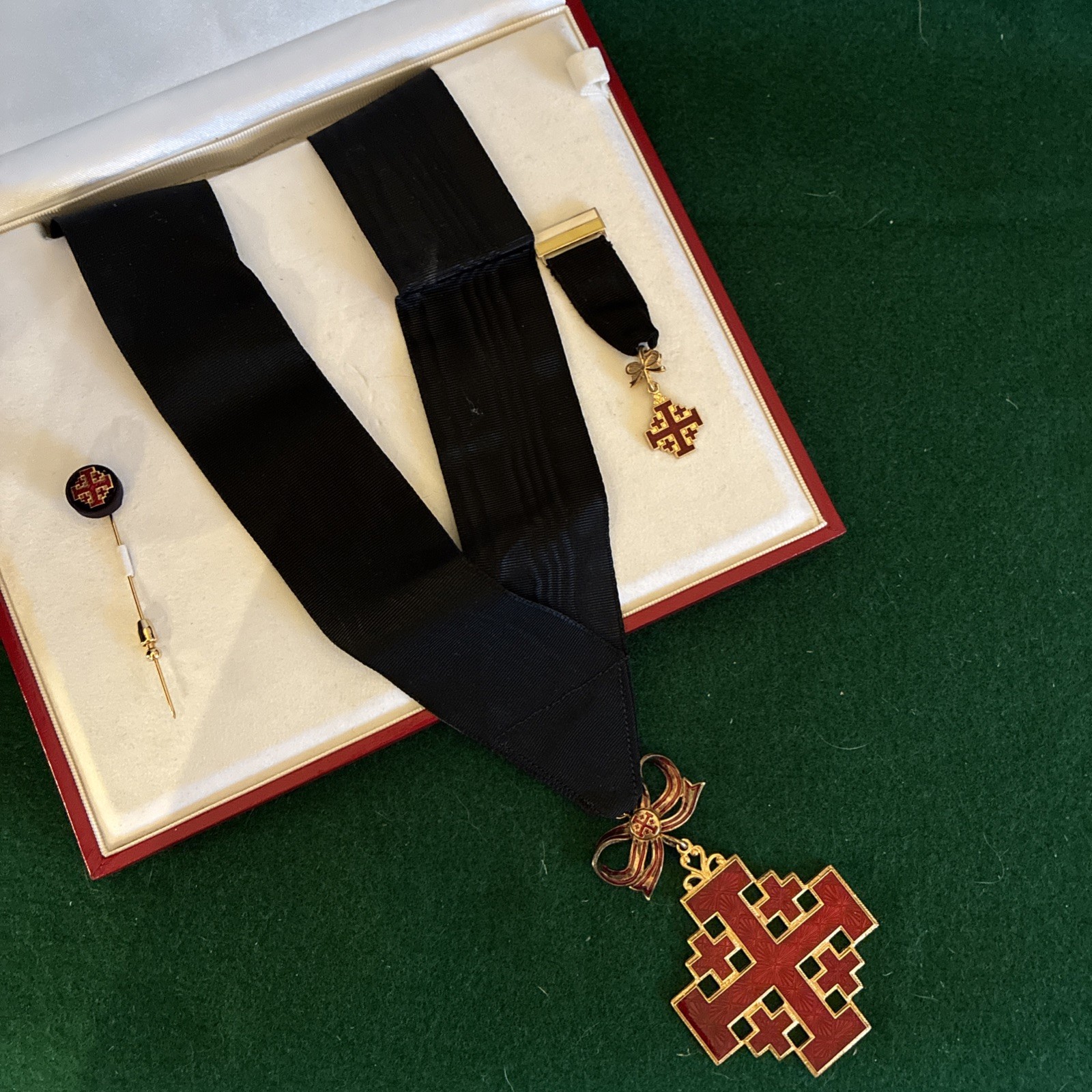 Order of Knights the Holy Sepulchre in Jerusalem Lady Commander Medals Mason