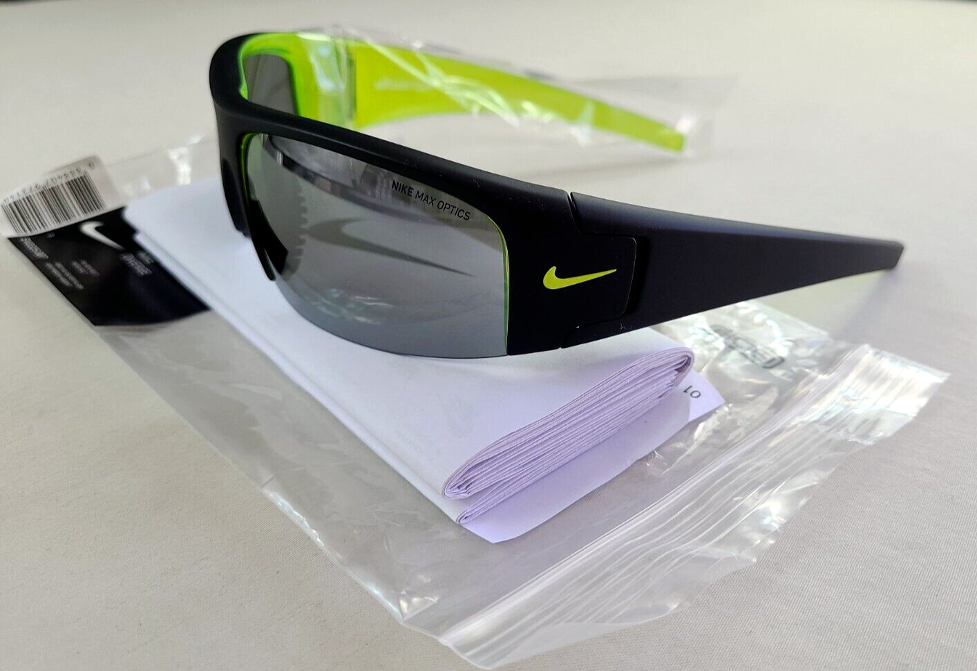 Nike Diverge Men's Sunglasses Matte Black Volt EV0325 Sport Wrap New w Tag Paper