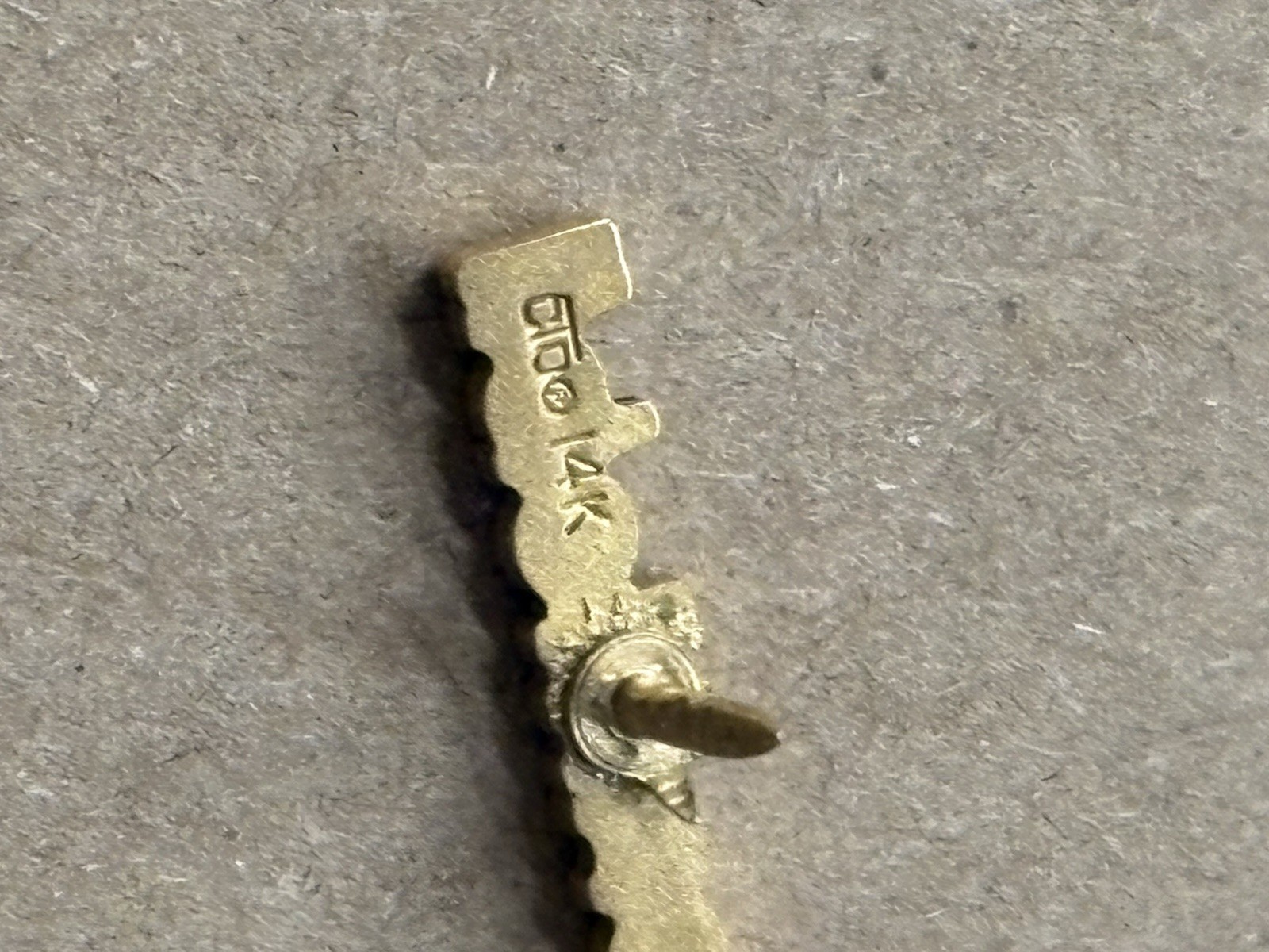 Vintage Esso SOSONY Exxon Mobil Petrol enamel lapel pin badge exxon mobil 14kt