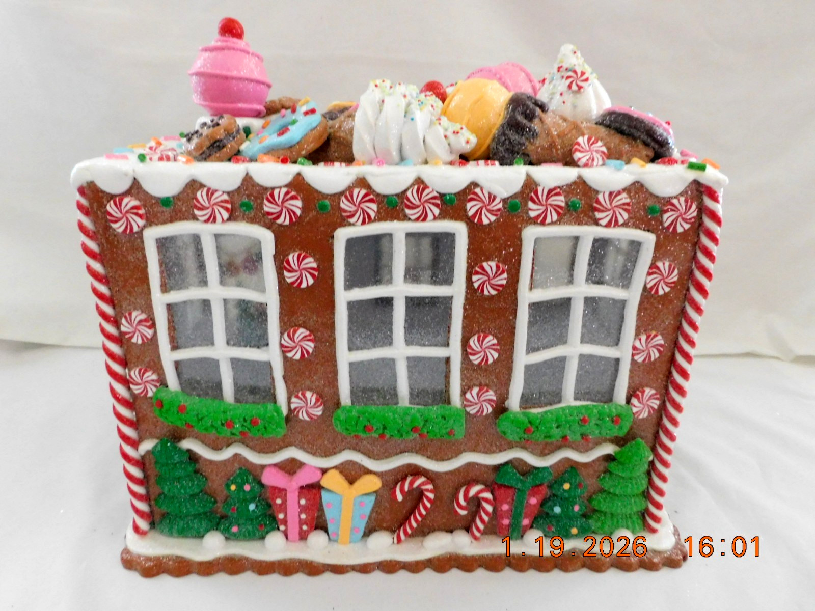 New 2025 Trimsetter Gingerbread House Light Up LED "Goodies Cafe" 10"T x 11"L