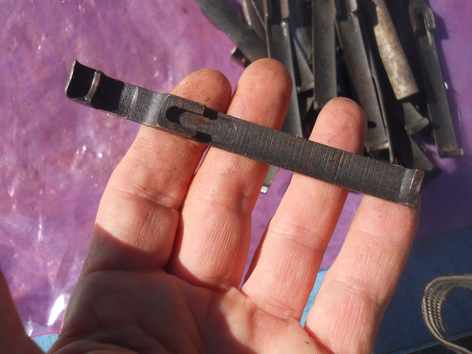 WW2 german K98 8mm standard large ring mauser rifle bolt cartridge extractor