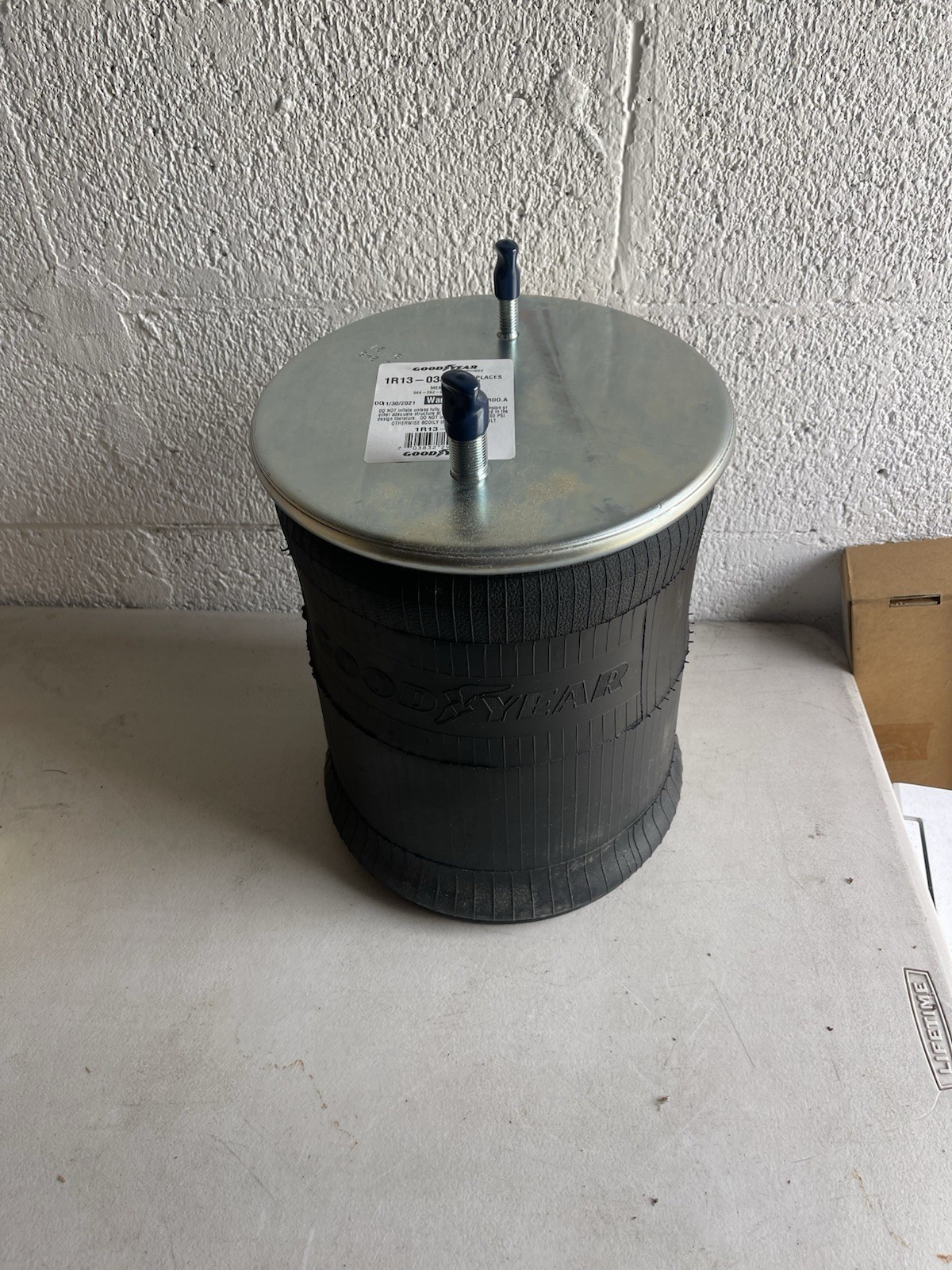 AIR SPRING BAG - REPLACES FIRESTONE W01-358-9122 GOODYEAR OEM 1R13-038