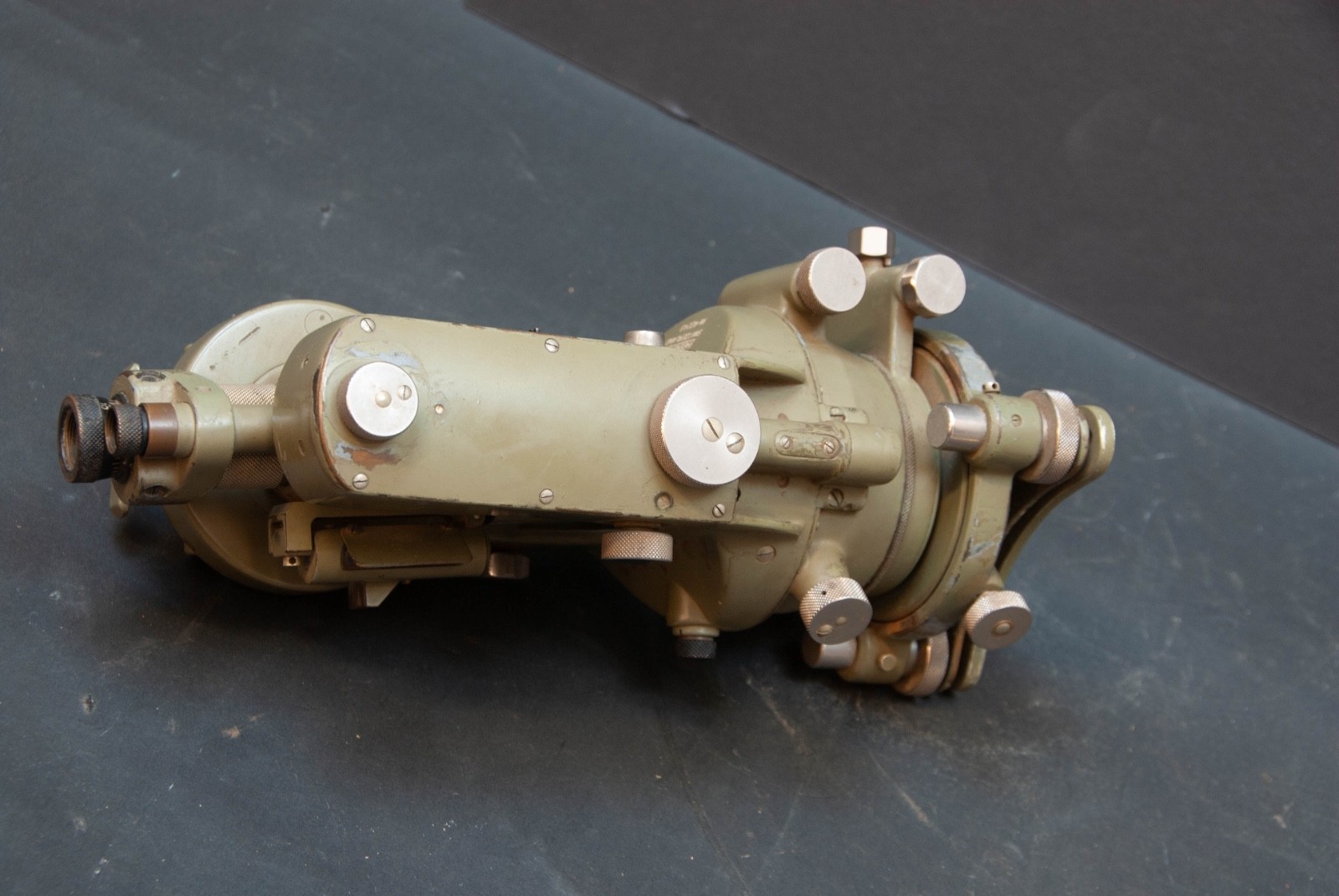 Wild Heerbrugg Theodolite & Case Switzerland No. 42243 Odd Variant. Video.