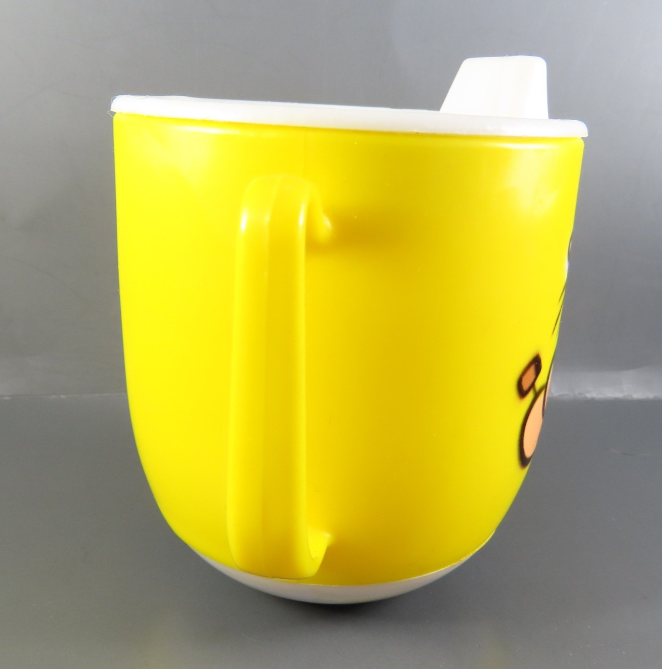 VTG SIPPY CUP 2-Handles Plastic WEIGHTED BASE TOMMEE TIPPEE STYLE Popeye Yellow
