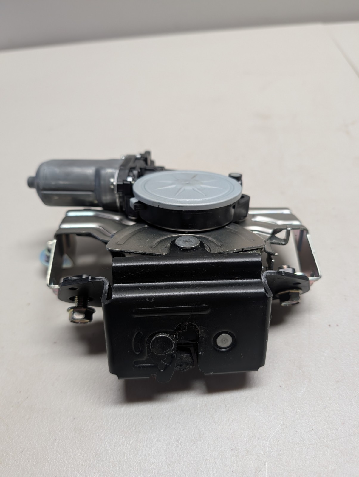 SUBARU FORESTER Liftgate Tailgate Trunk Lock Latch Motor OEM 2014 - 2018 *