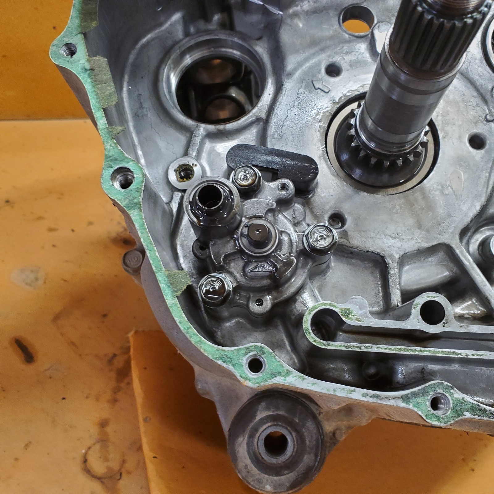 1997 Honda Foreman 400 4x4 Engine Motor Block Crank Case Crankcase Shaft Bottom