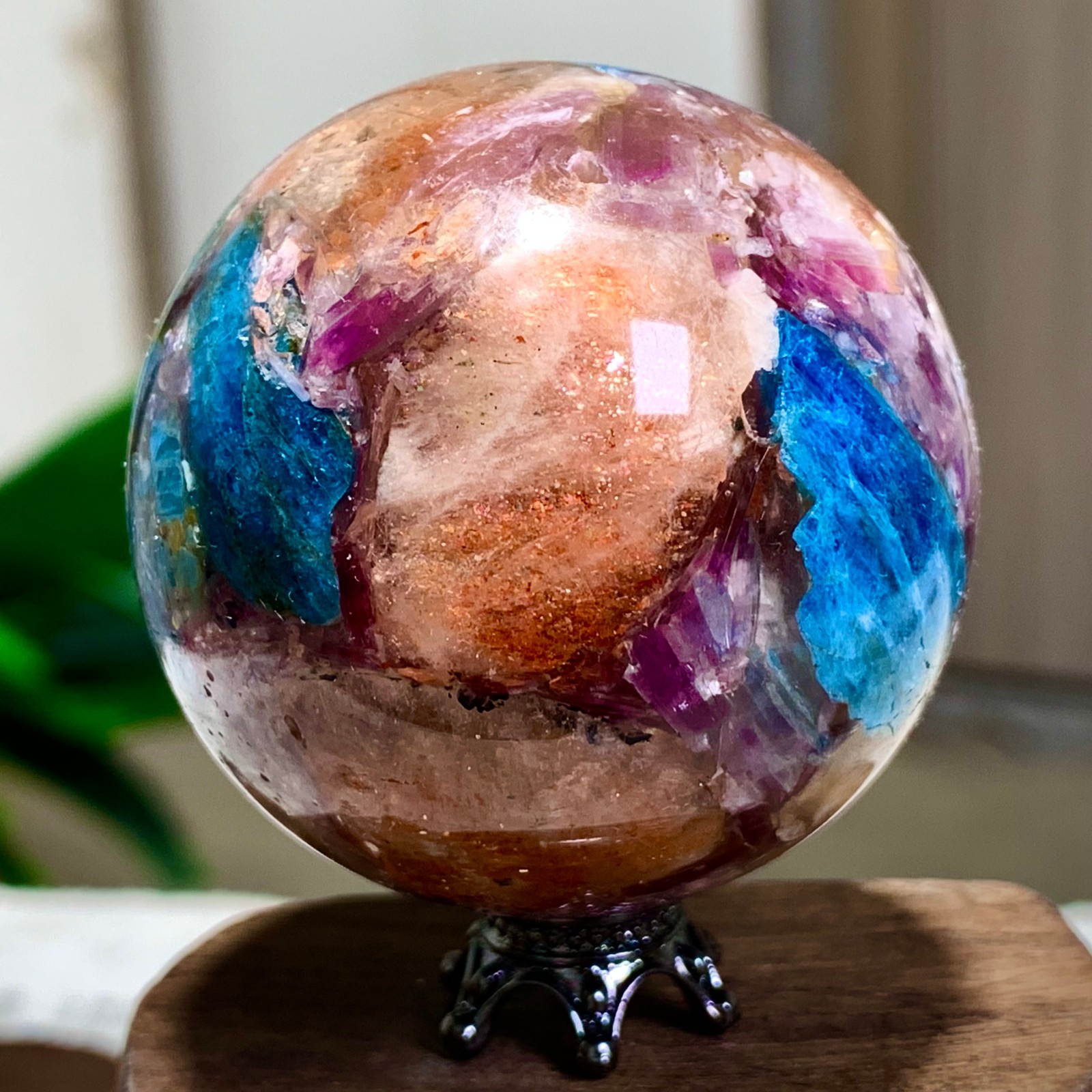 132G Natural Blue Aptite +Sun Stone purple lepidolite Sphere mineral sample