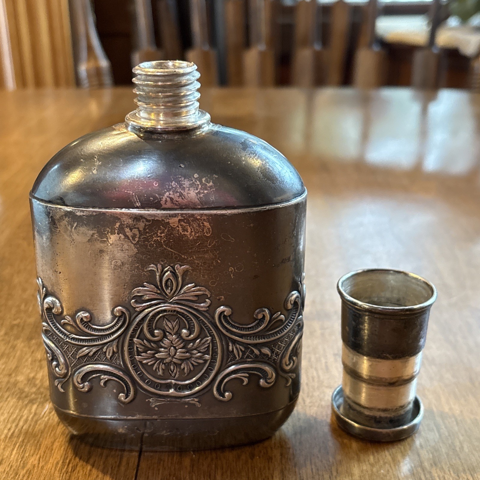 Antique UNIQUE Meriden B SILVERPLATE Flask ~TOP IS CUP~