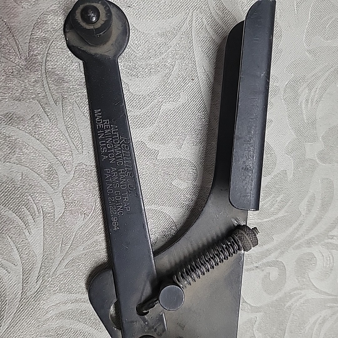 Remington Arms Co. Clay Pegion Target Skeet Thrower Collectible Vtg Shooting