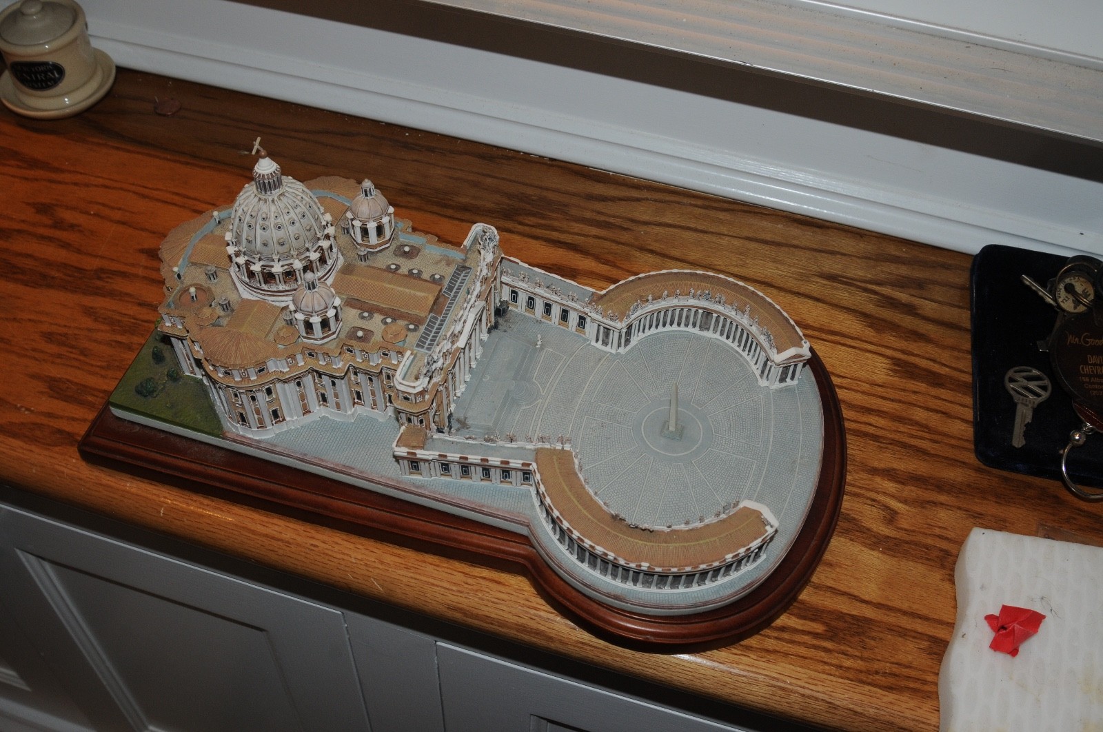 The Vatican St. Peters Basilica Model with Wood Base Religion Christianity *****