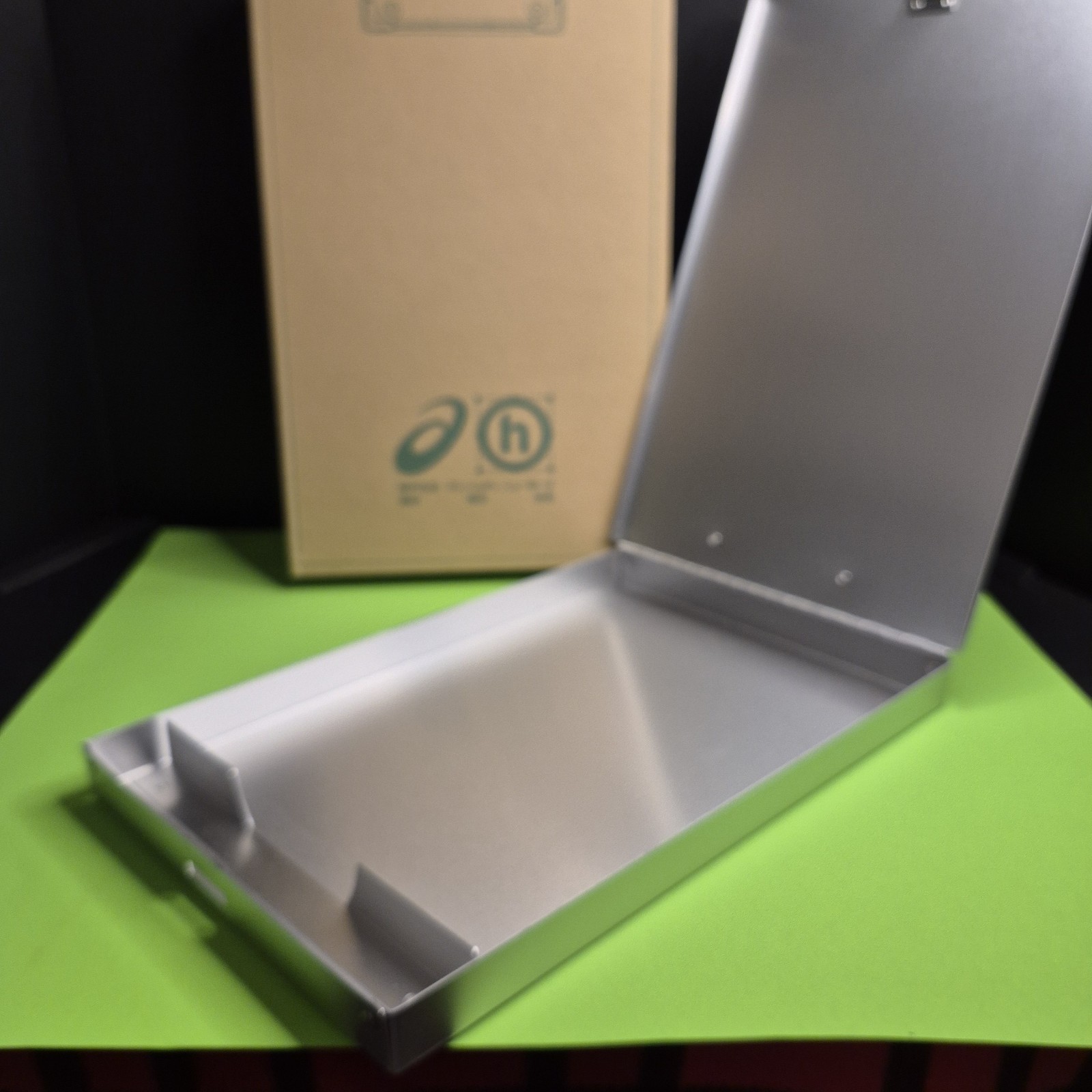 HIDDEN NY NEW YORK ACCESSORIES! VOL DISCOUNT BUNDLE! AASICS UMBRO AND WANDER