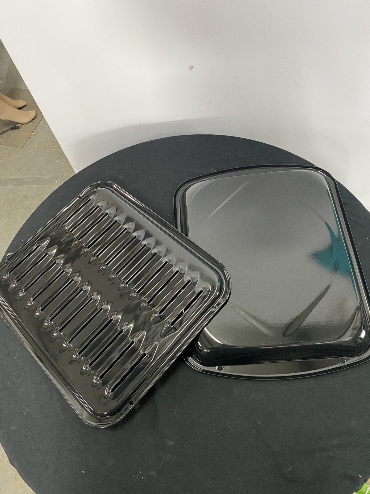2-Piece Porcelain Broiler Pan in Black BRAND NEW. See pictures For Measurements