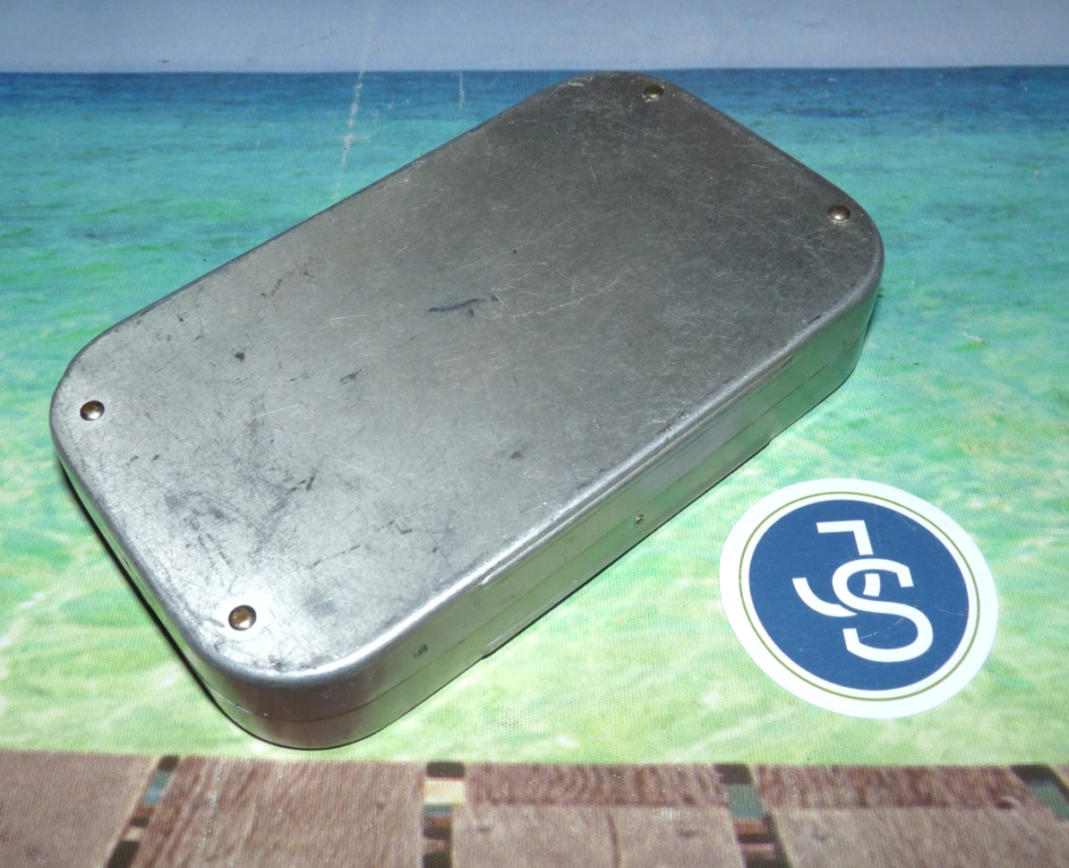 vintage Wheatley swing leaf fly box, 100's of trout grayling flies to use