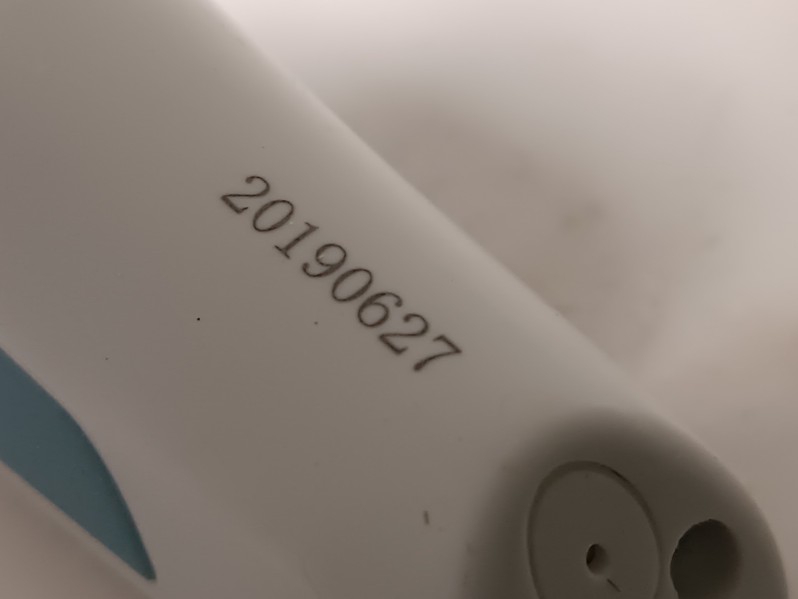 3M Healthcare 9681 rechargeable surgical handheld clipper with charging stand