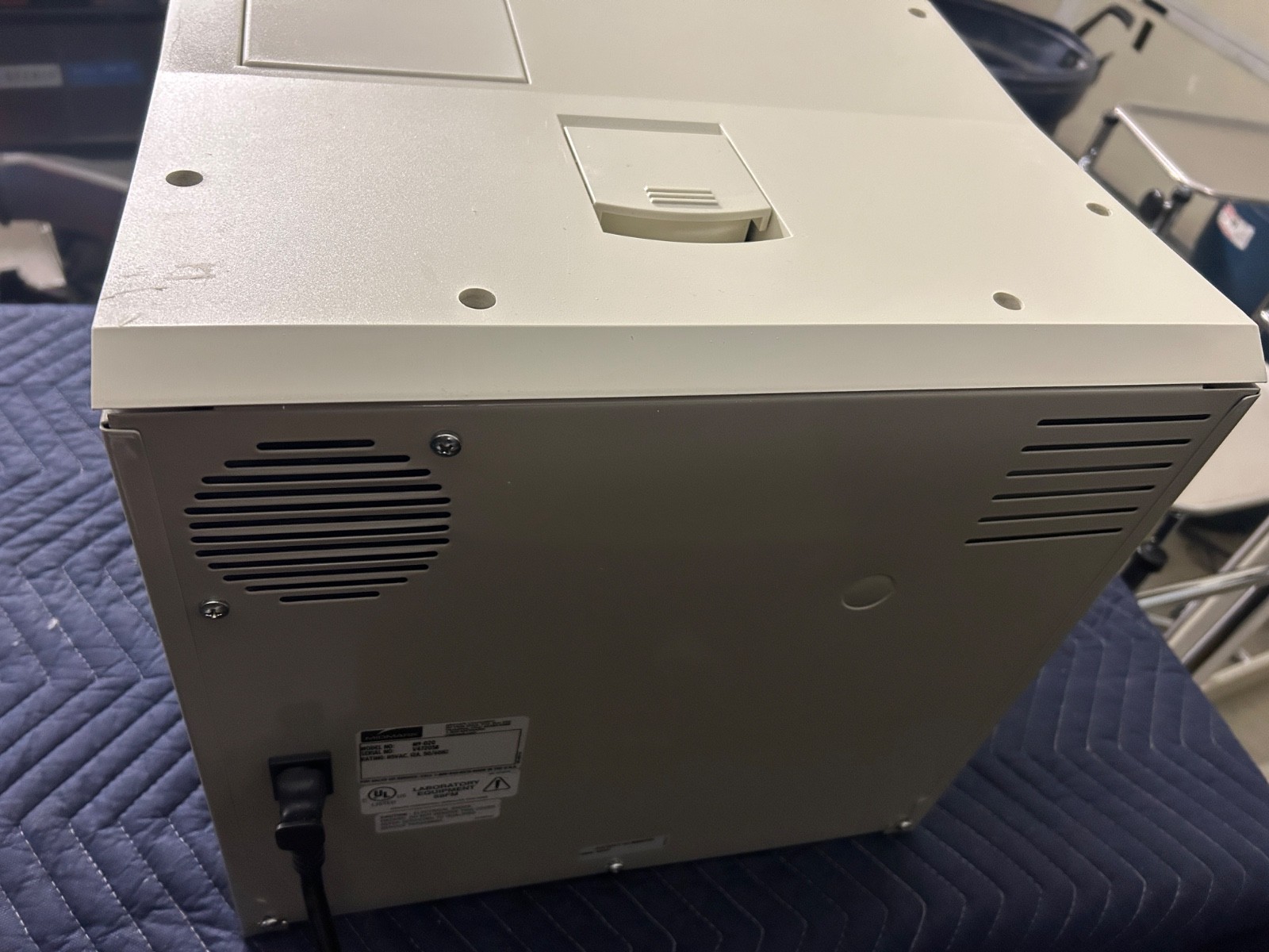 Midmark Ritter M9 UltraClave Automatic Sterilizer with 1 tray & rack 1821 cycles