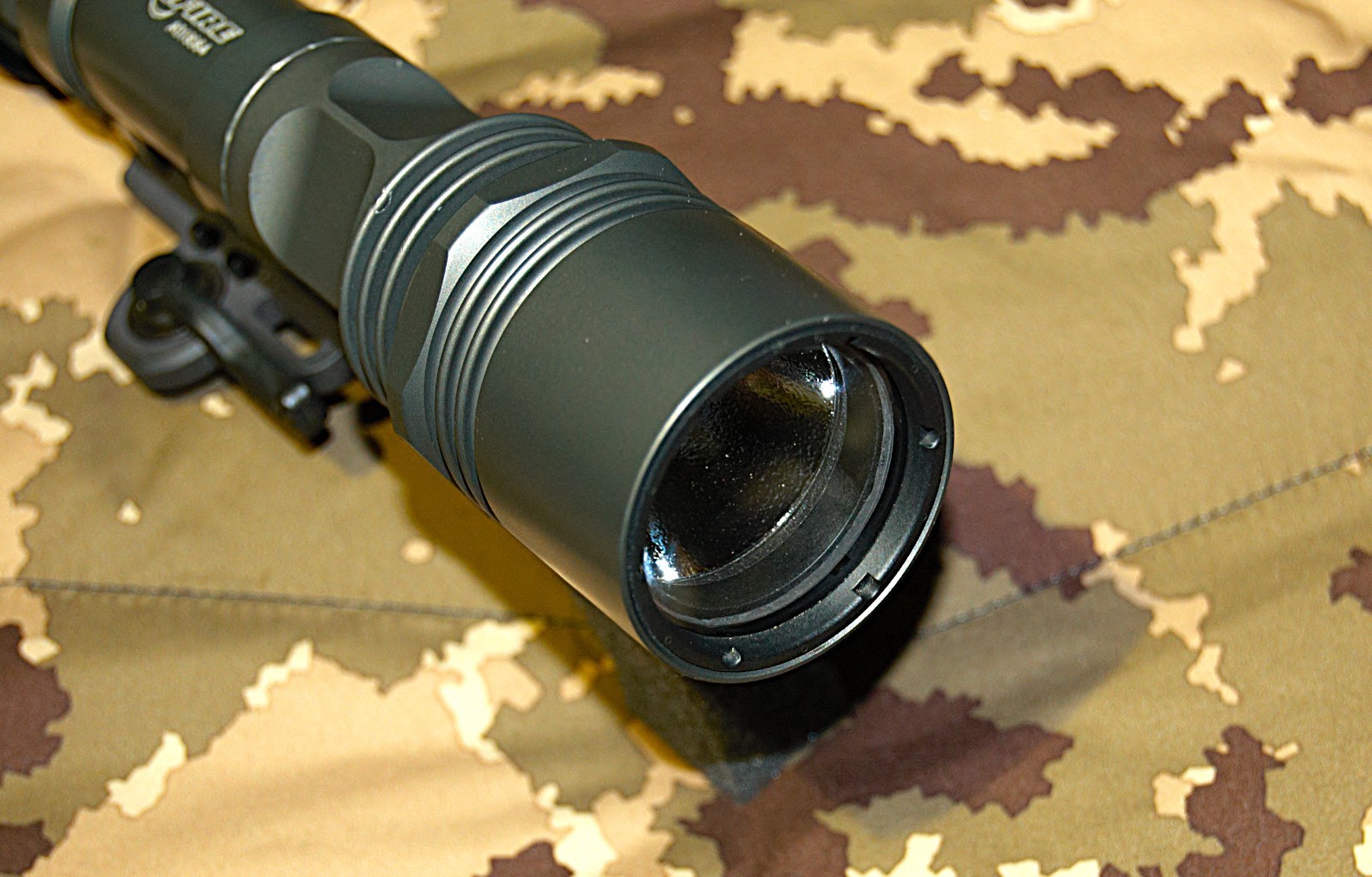 Surefire M962 Tactical Weapon Light w/ A.R.M.S. #17 Wingless Mount Old Gen