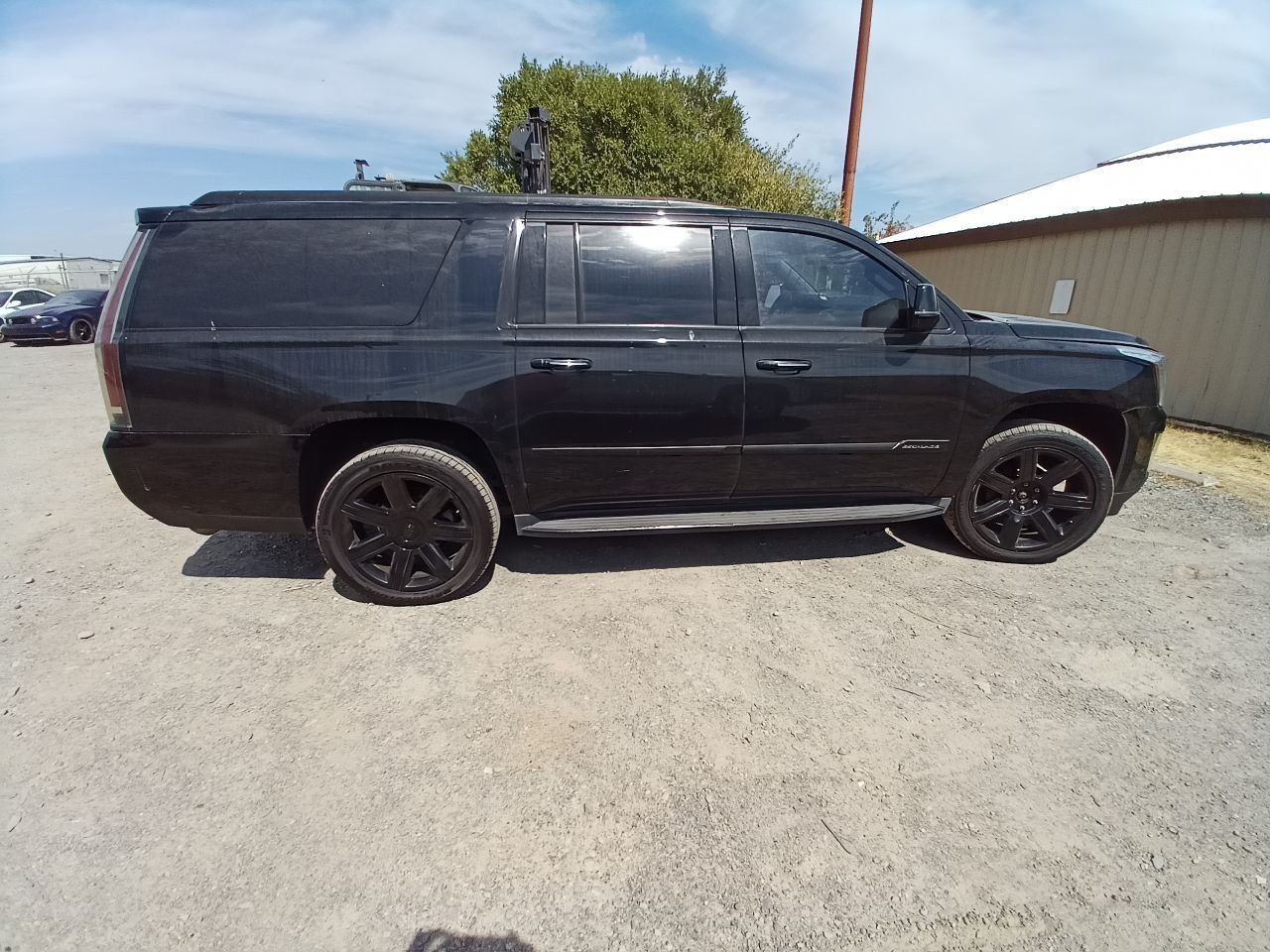 Info-GPS-TV Screen Display & Control Panel from 2017 Cadillac Escalade 12266262