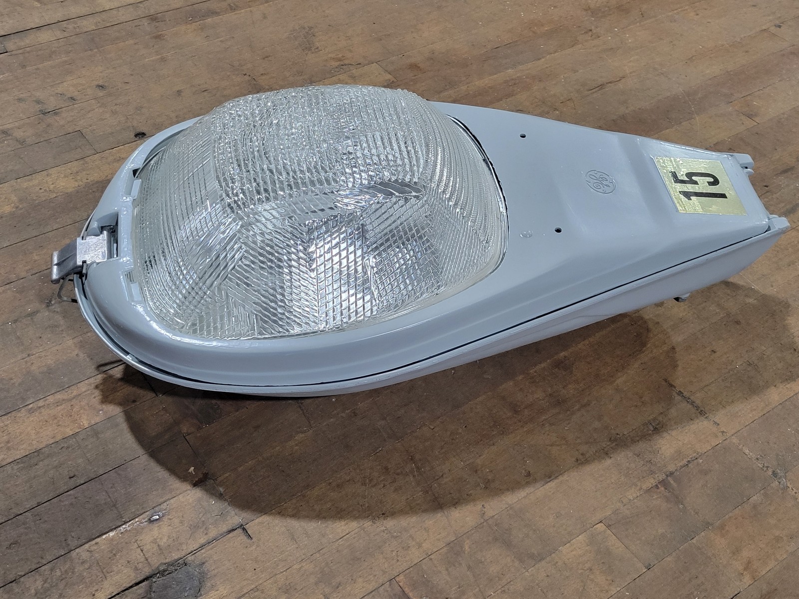 GE General Electric C760N554 Lucalox Lamp Light Industrial 150W 480V M-250R