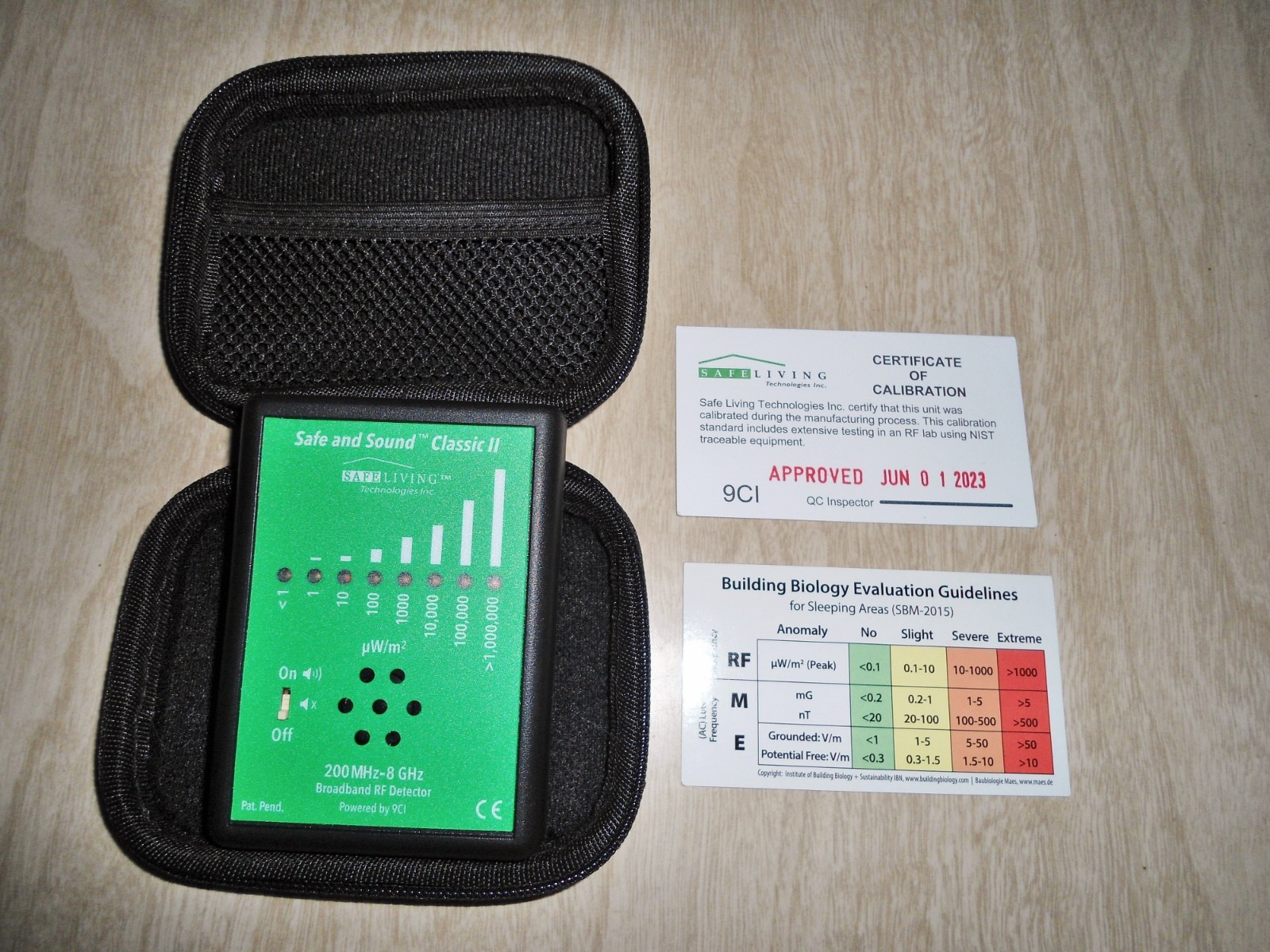 SAFE & SOUND CLASSIC II - 200 MHZ-8 GHZ BROADBAND RF/RADIATION DETECTOR/RECEIVER