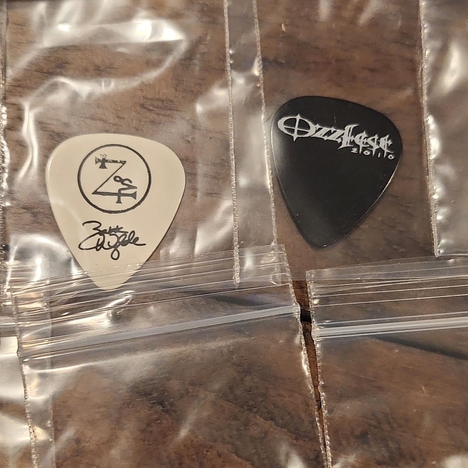 Ozzy Osbourne Ozzfest 2010 Guitar Pick Set w/ Halford, Mötley Crüe & Case
