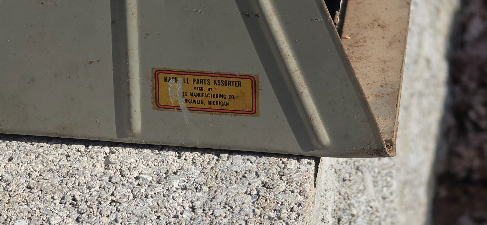 VINTAGE KARI-ALL METAL CAROUSEL PARTS HARDWARE KARI ALL PARTS ASSORTER ROTOBIN