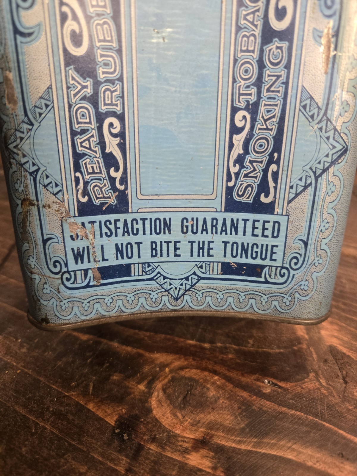 NICE! Edgeworth Ready Rubbed Tobacco Hinged Tin, Vintage