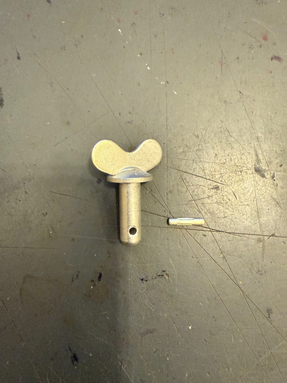 MONADNOCK Cowl Fastener Stud(Airloc 420) 3/4" NECK, 1/2" NECK TO HOLE SET OF 10.