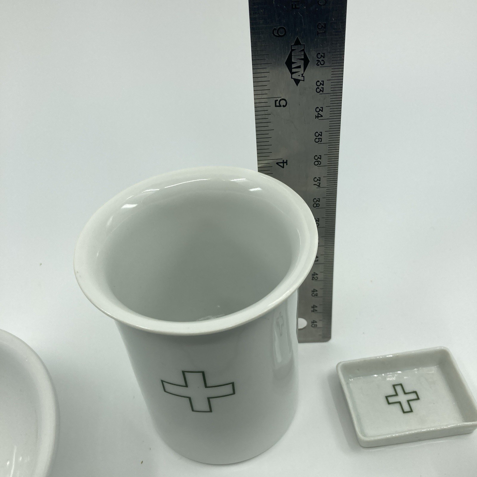 Marek Cecula Modus Designs New York Home Lab Bathroom Set Incomplete