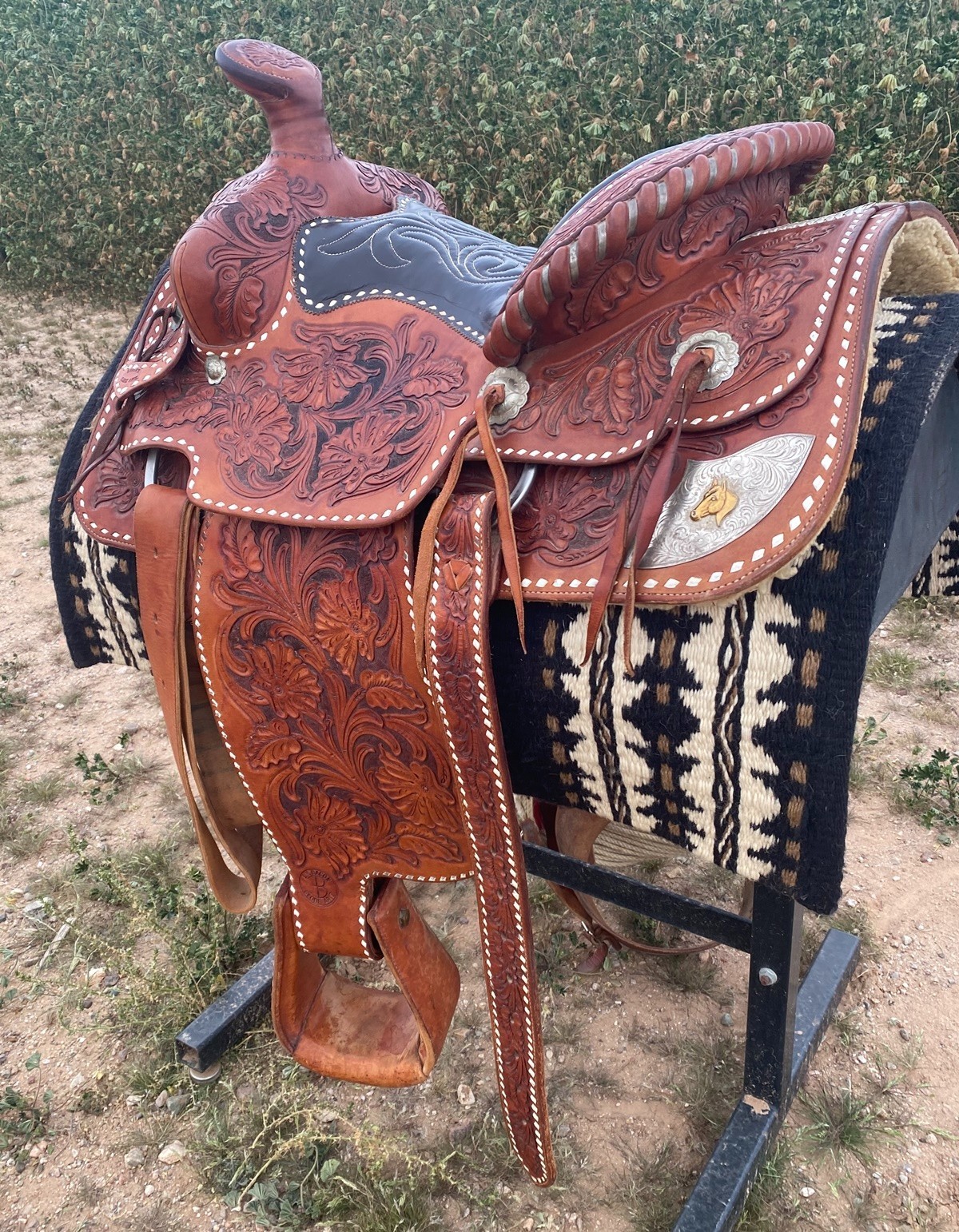Old School Buck Stitched western saddle - Maker E Bacon Globe, AZ - TOP Quality!