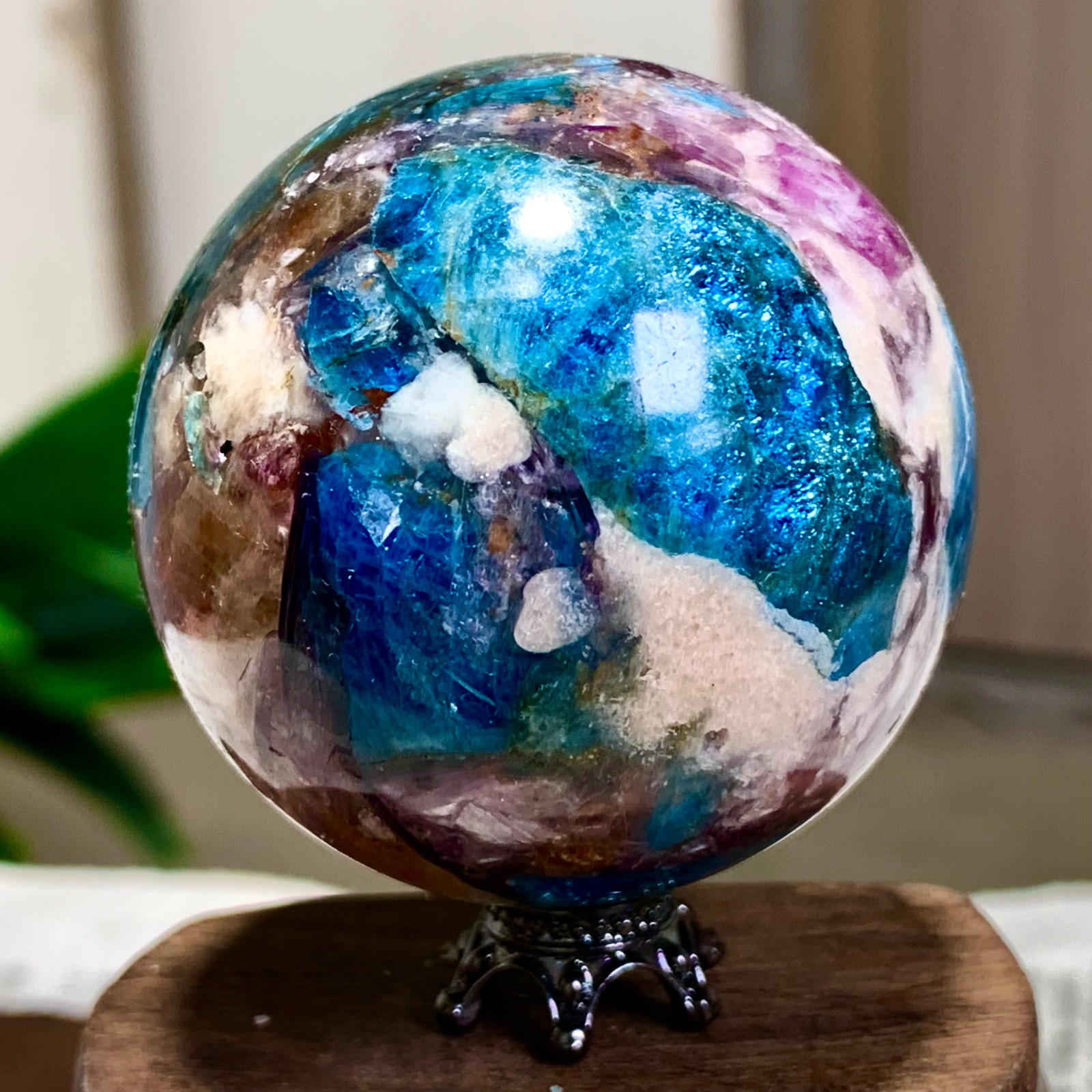 152G Natural Blue Aptite +Sun Stone purple lepidolite Sphere mineral sample