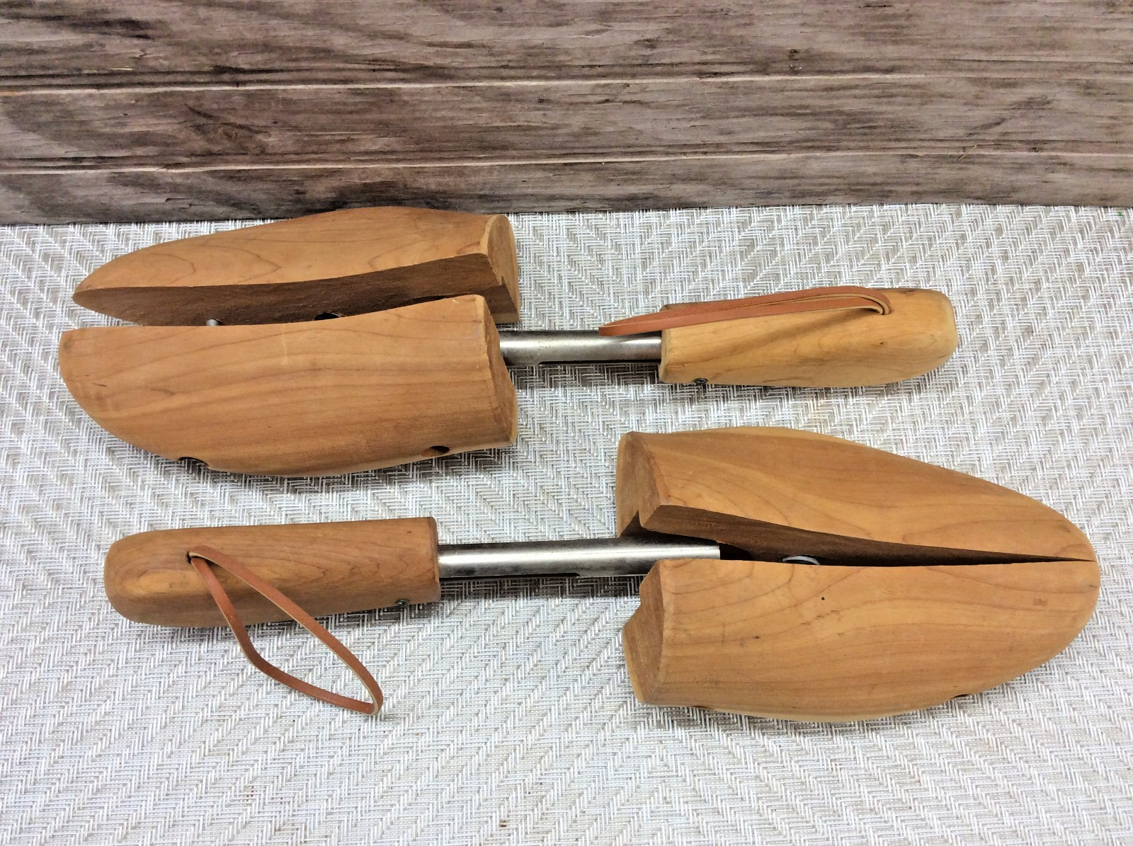 Wooden Shoe Trees Men's Size Large Pair Cedar Wood Forms Vintage