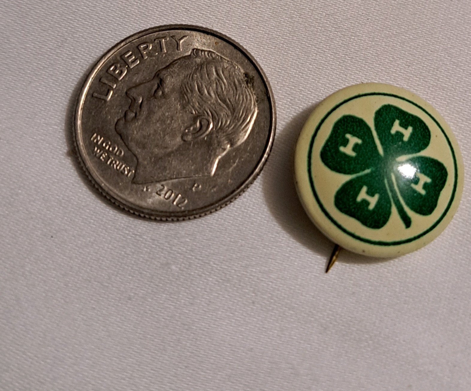 10 Vintage 4-H Club Pin Back Buttons Pins Lot Of 10. You Will receive 10!