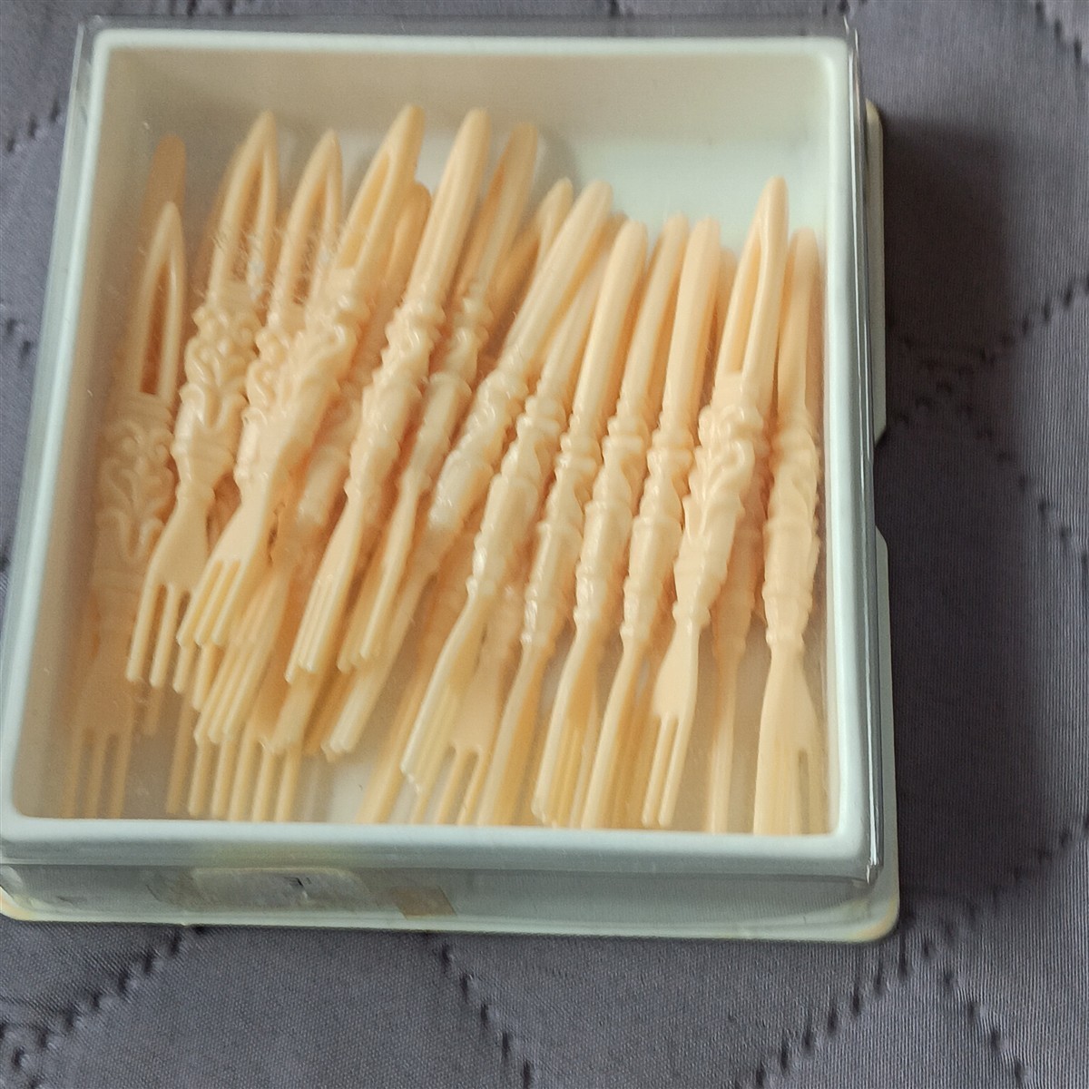 Vtg Cocktail Forks Plastic Ivory Hors D'Oeuvres Appetizer Picks Box 24 MCM
