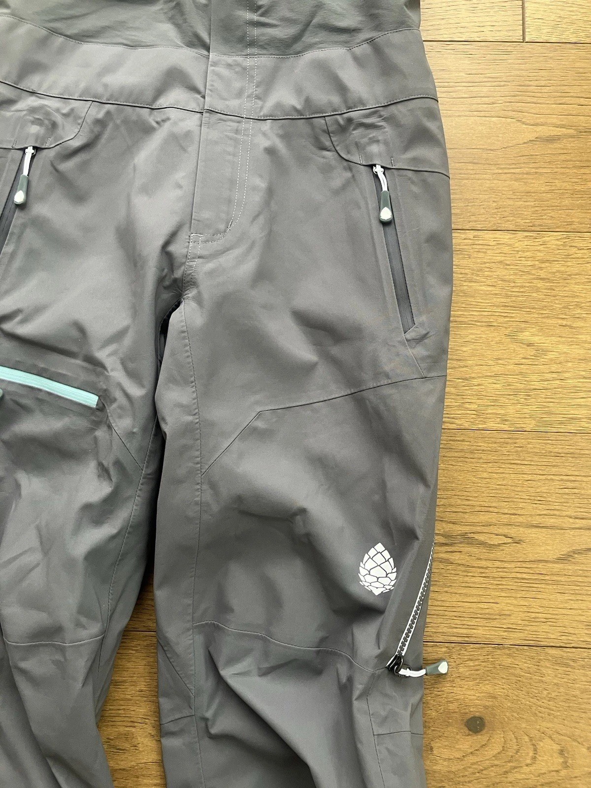 STIO Environ Bib Ski Pant Magnet Gray Women’s Size XS Regular NWT $459