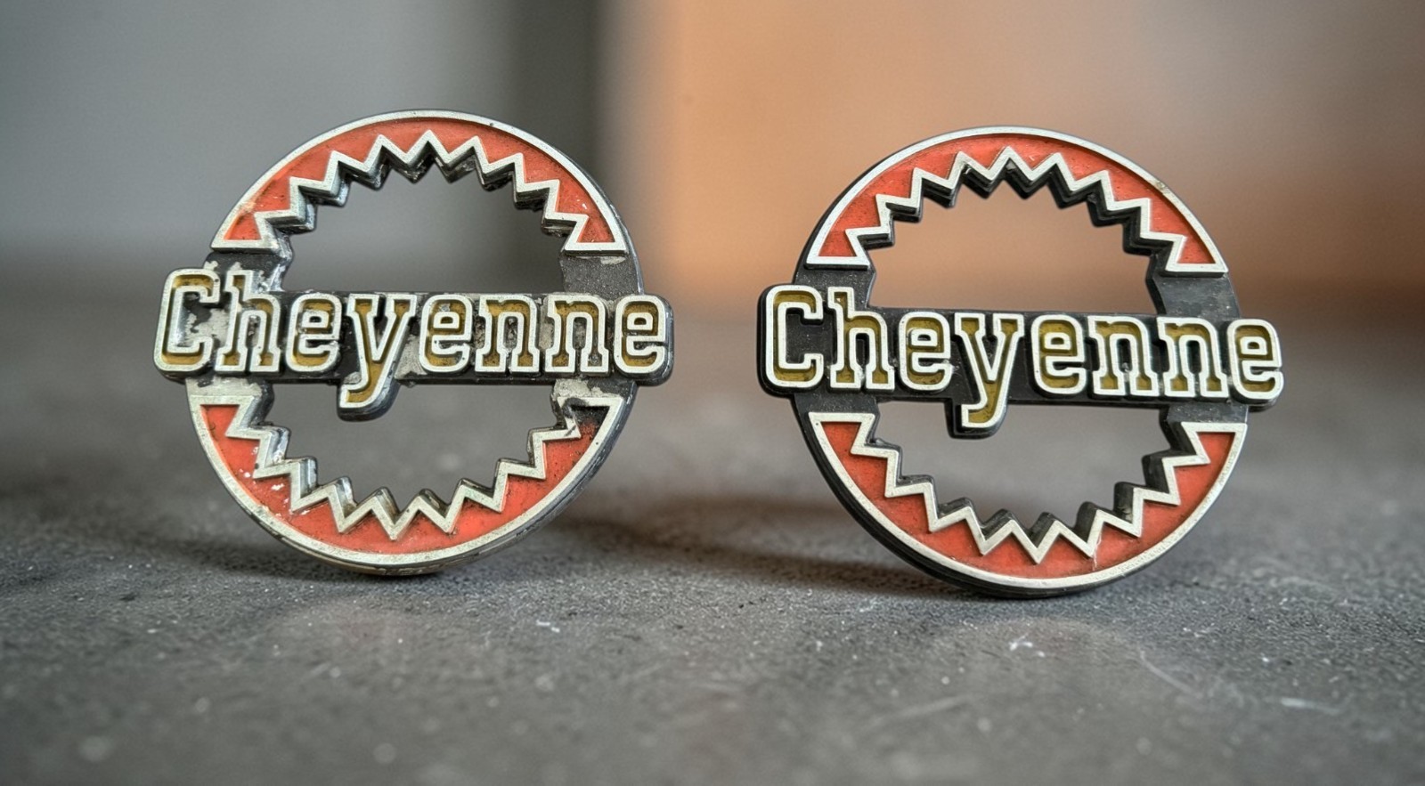 1976–1980 Chevrolet Cheyenne Fender Emblems Pair GM 330316 Squarebody Pickup 4.7