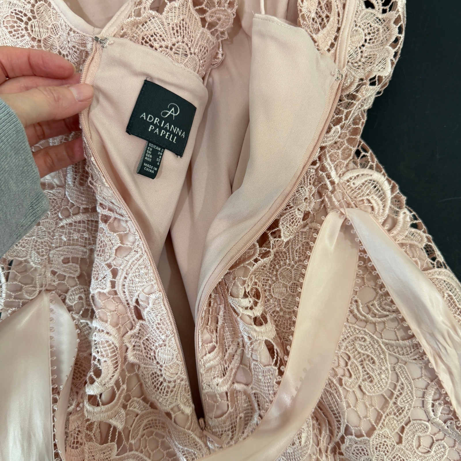 Adrianna Papell 2 Lace Cap Sleeve Illusion Sheath Dress Knee Length Scallop Hem