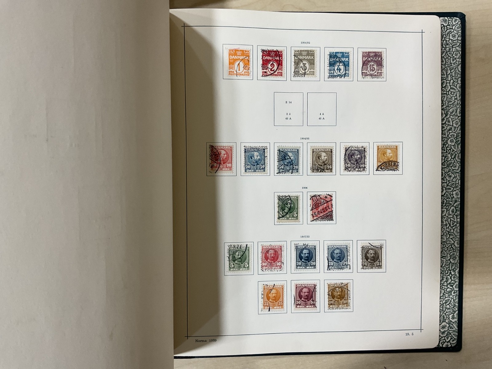 Sweden stamps. Vintage. 4 stock books/album. 4.8kg. BG97*