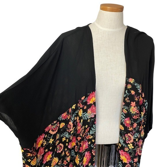 Jessica Simpson Julia Fringe Fairy Whimsigoth Kimono Women S/M Black Floral Boho