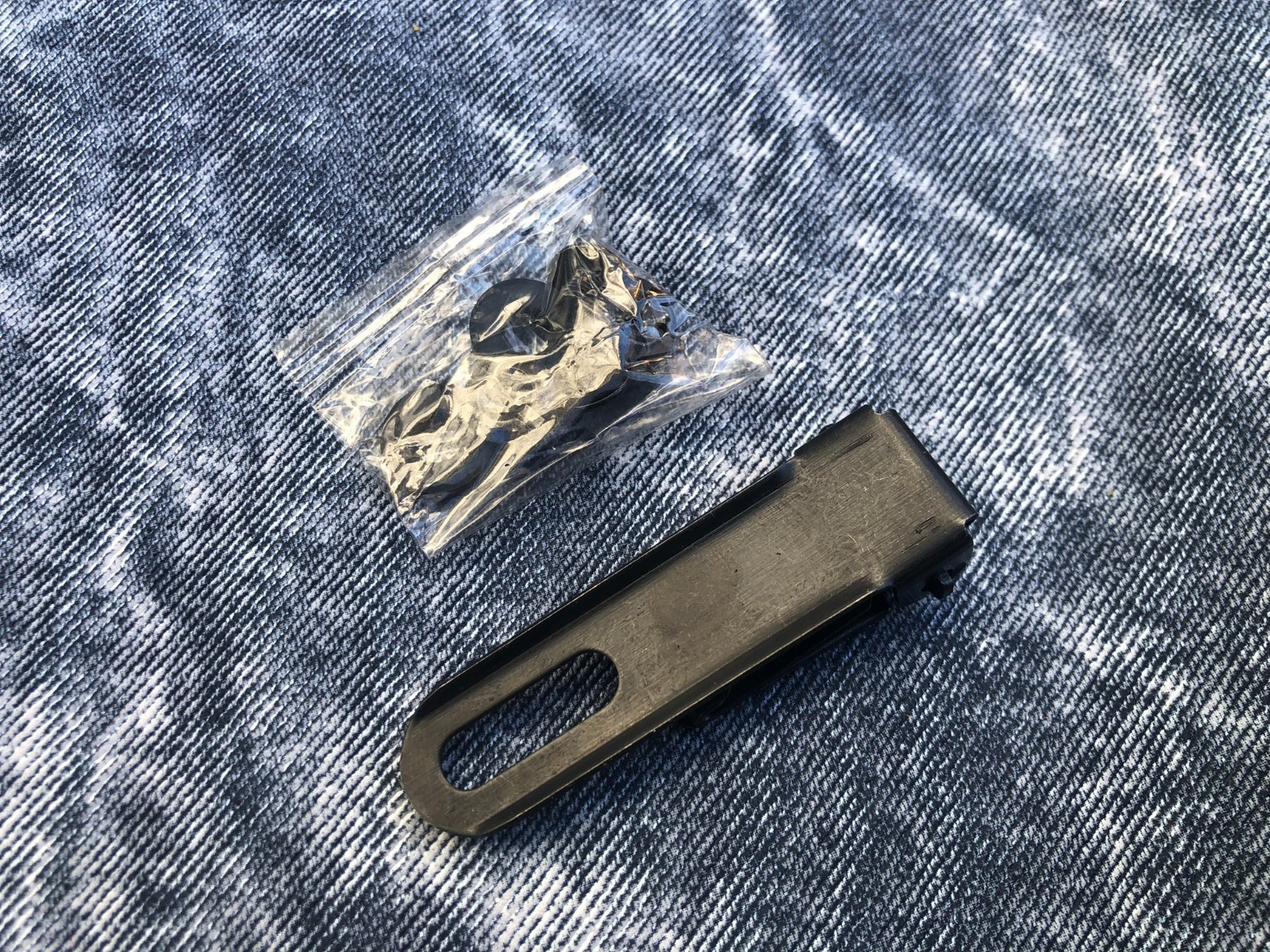 UltiClip Slim 2.2 Fixed Blade Clip for Belt-Less Carry