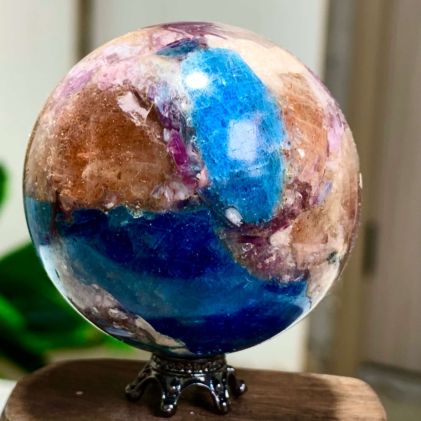 156G Natural Blue Aptite +Sun Stone purple lepidolite Sphere mineral sample