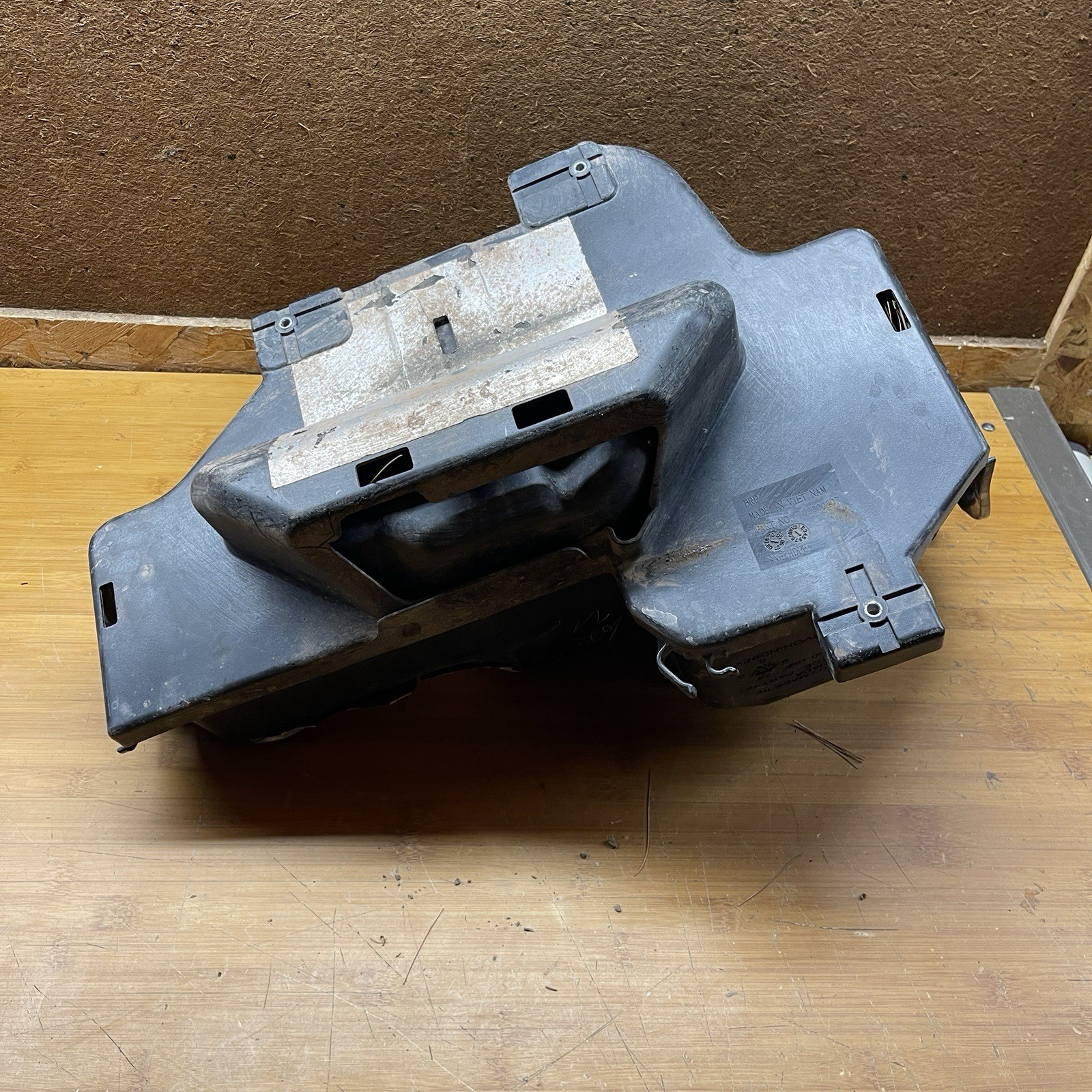 Can Am OEM Used 2009-2012 Outlander 500 650 800 Fuel Gas Tank 709000220