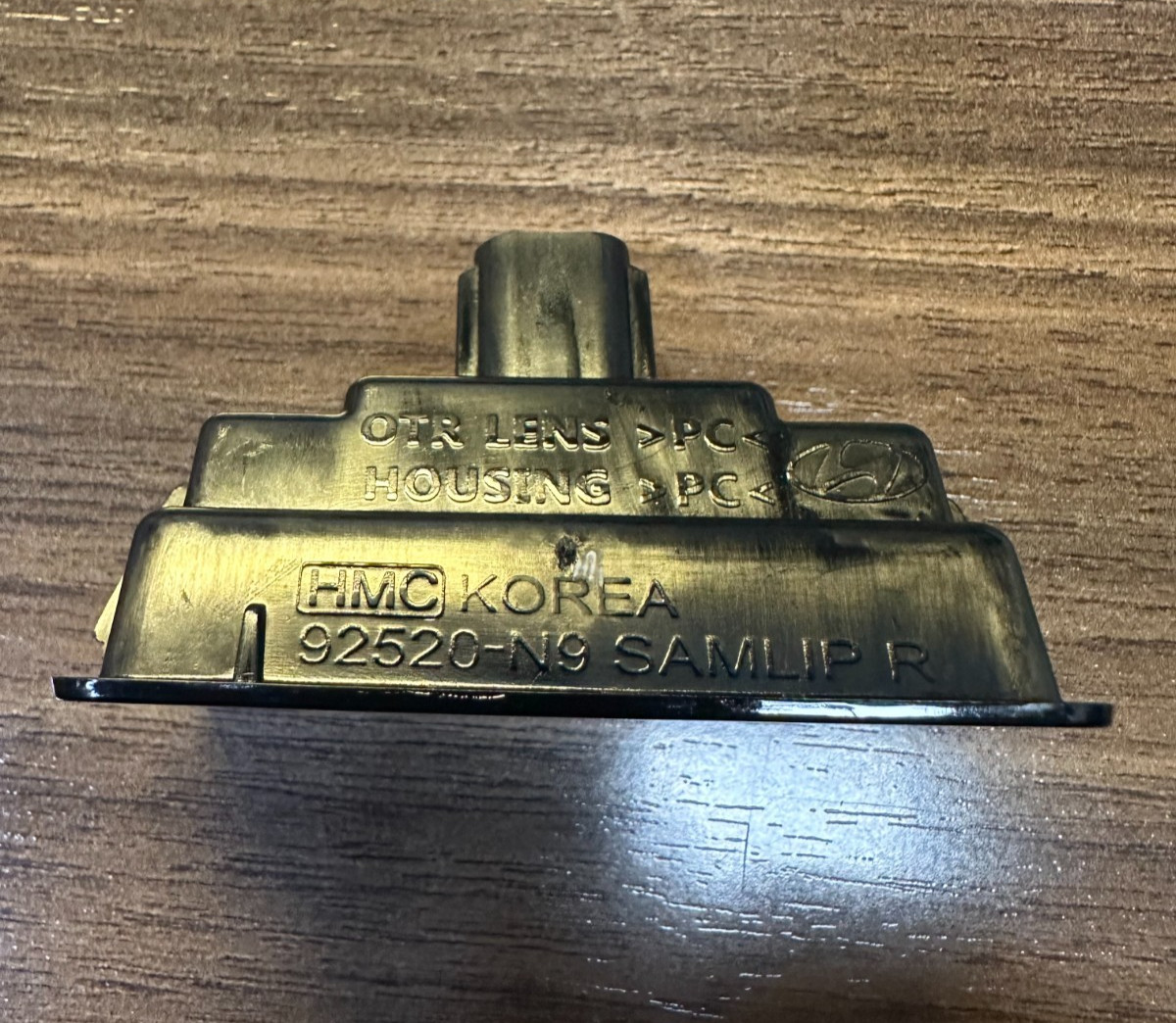 NEW OEM HYUNDAI TUCSON 2022-2026 REAR LICENSE PLATE LAMP (SINGLE LAMP)