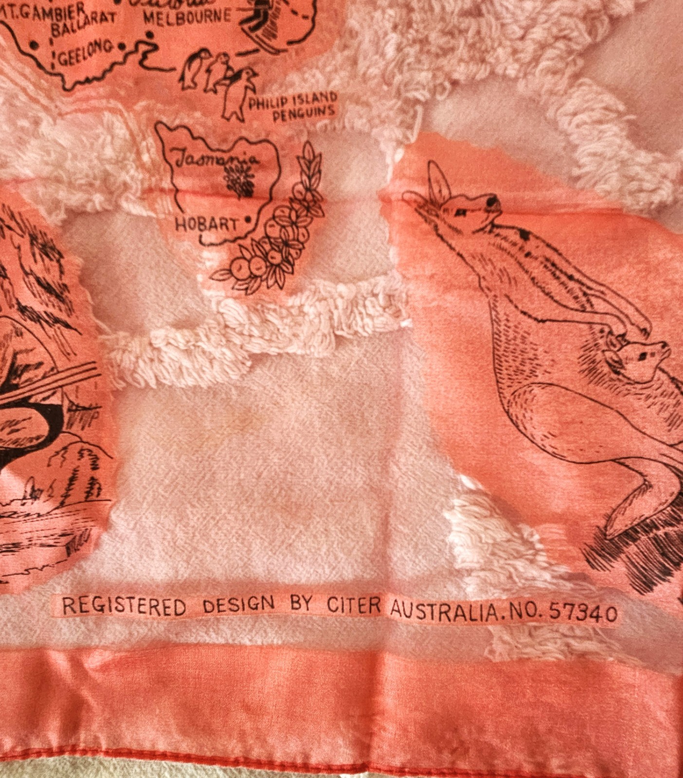 Vintage Citer Australia Souvenir Map w/ Sites & Animals Made In Japan 29 x 28