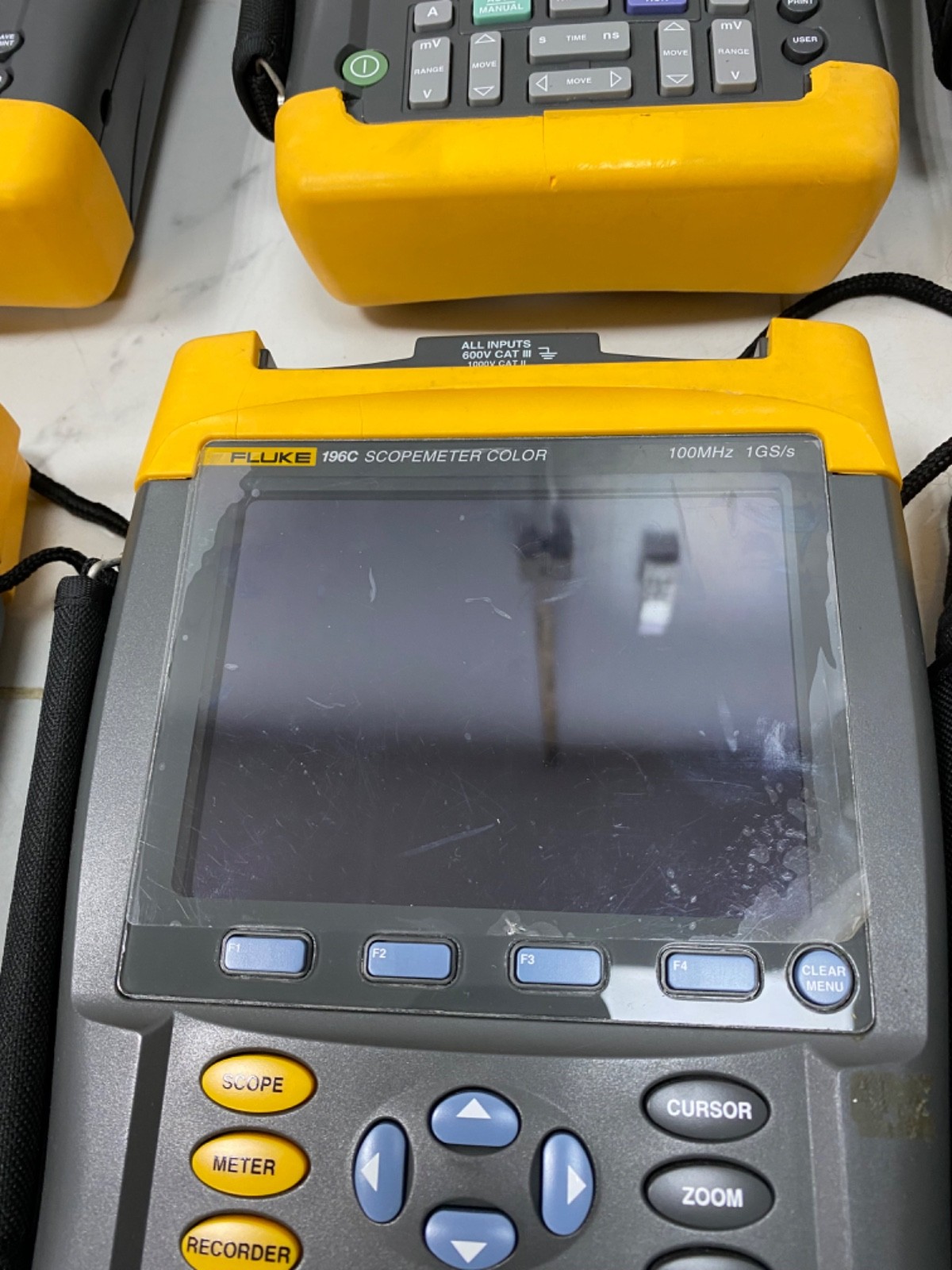 Fluke 196C Digital Oscilloscope ScopeMeter Color Handheld 1GS/s 100mhz