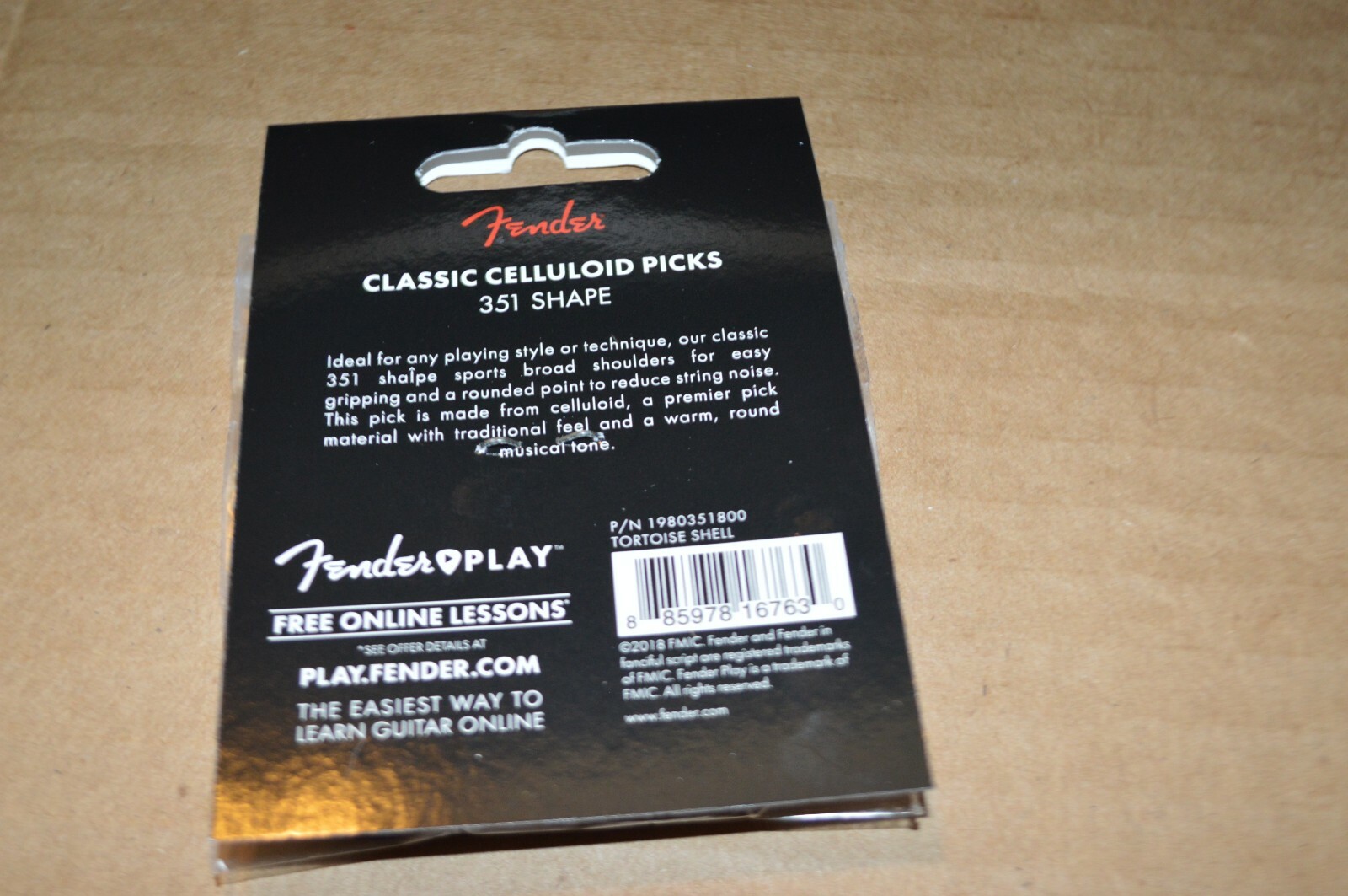 NEW Fender 351 Classic Celluloid Medium Guitar Picks (12) SHELL, 198-0351-800